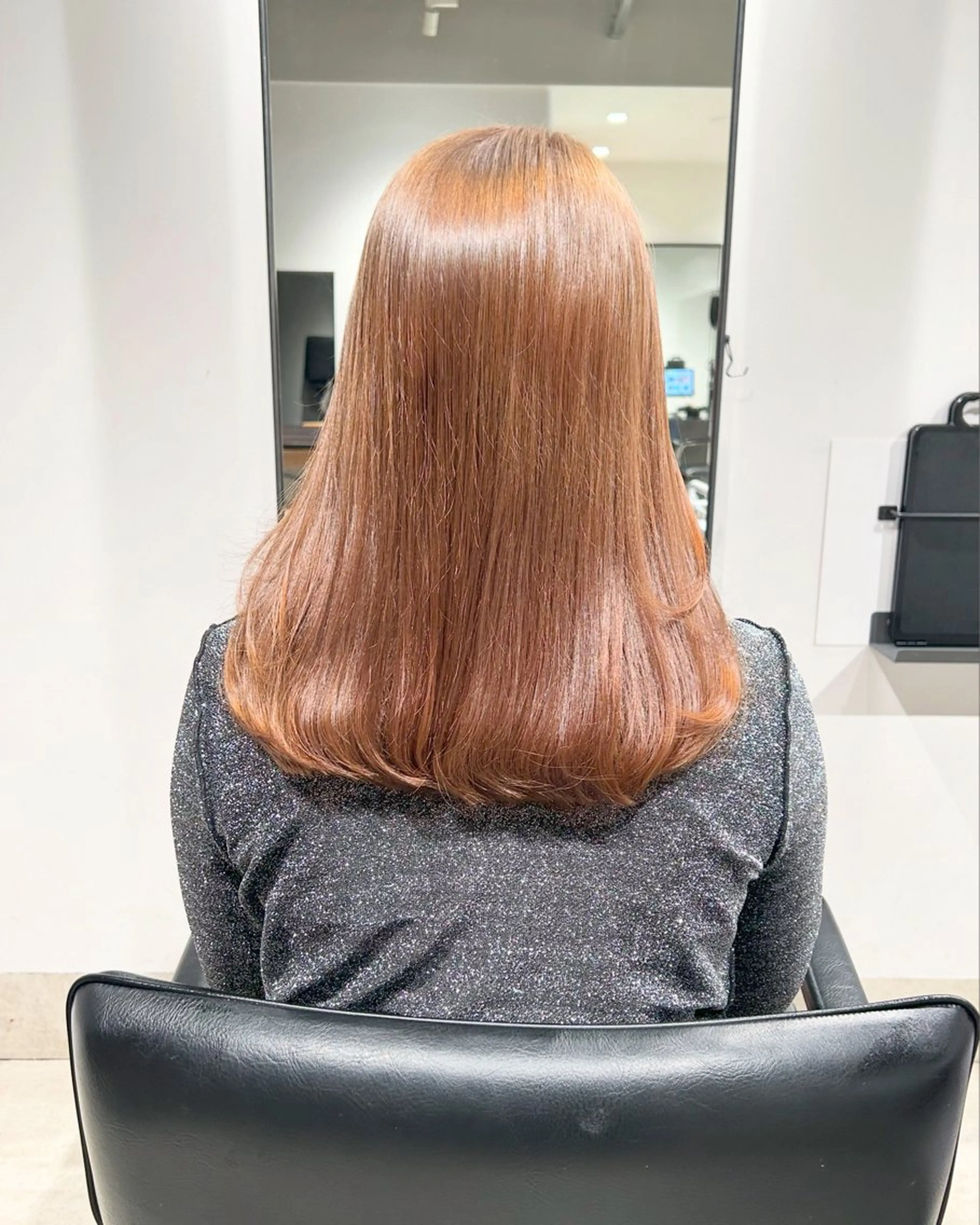 セミロング カラー ベージュカラー ミルクティーベージュ ヘアカラー ヘッドスパ スキバサミを使わない カット🌼唯🌼のヘアスタイル