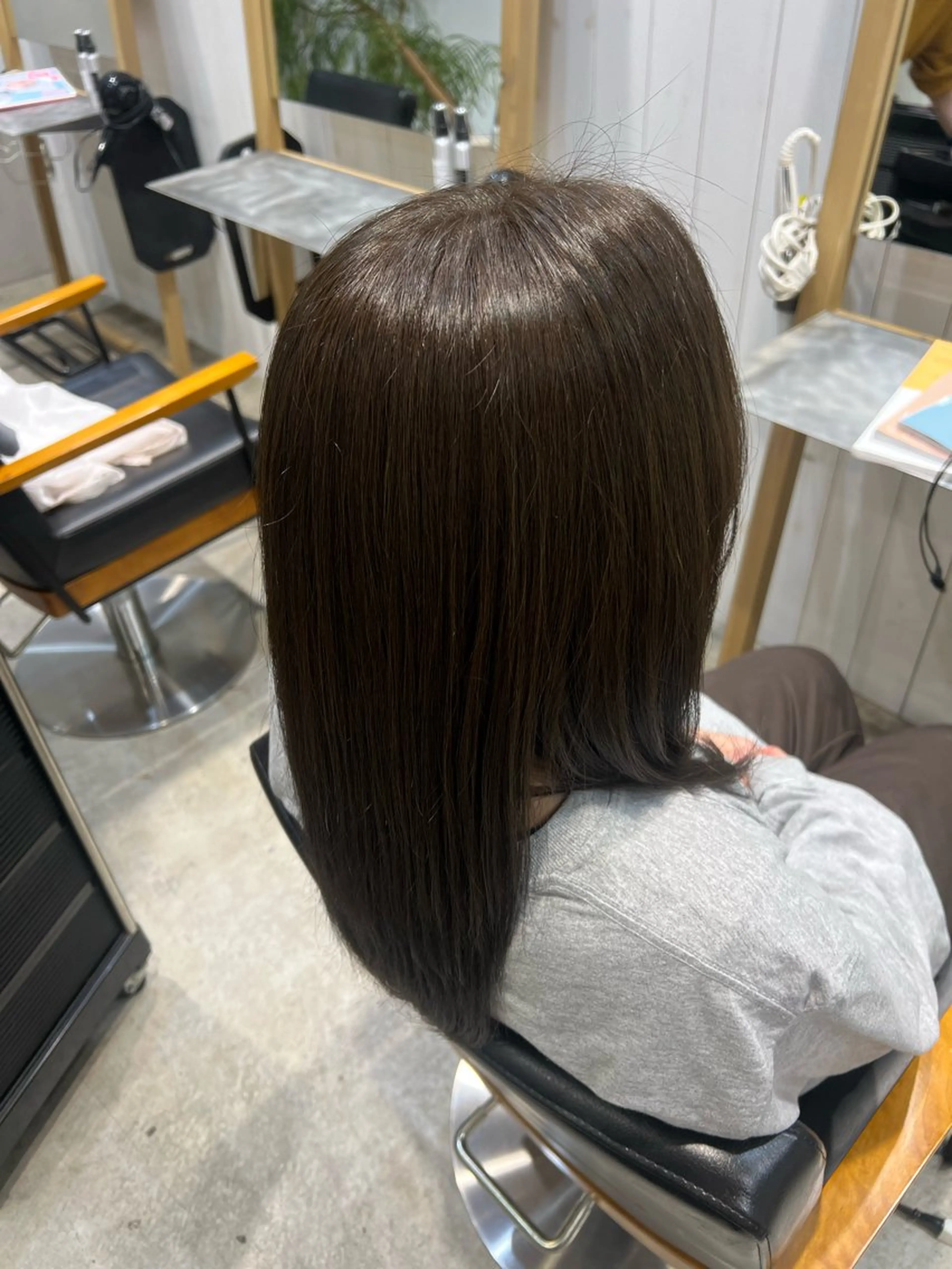 セミロング ヘアカラー 髙橋 かなこのヘアスタイル