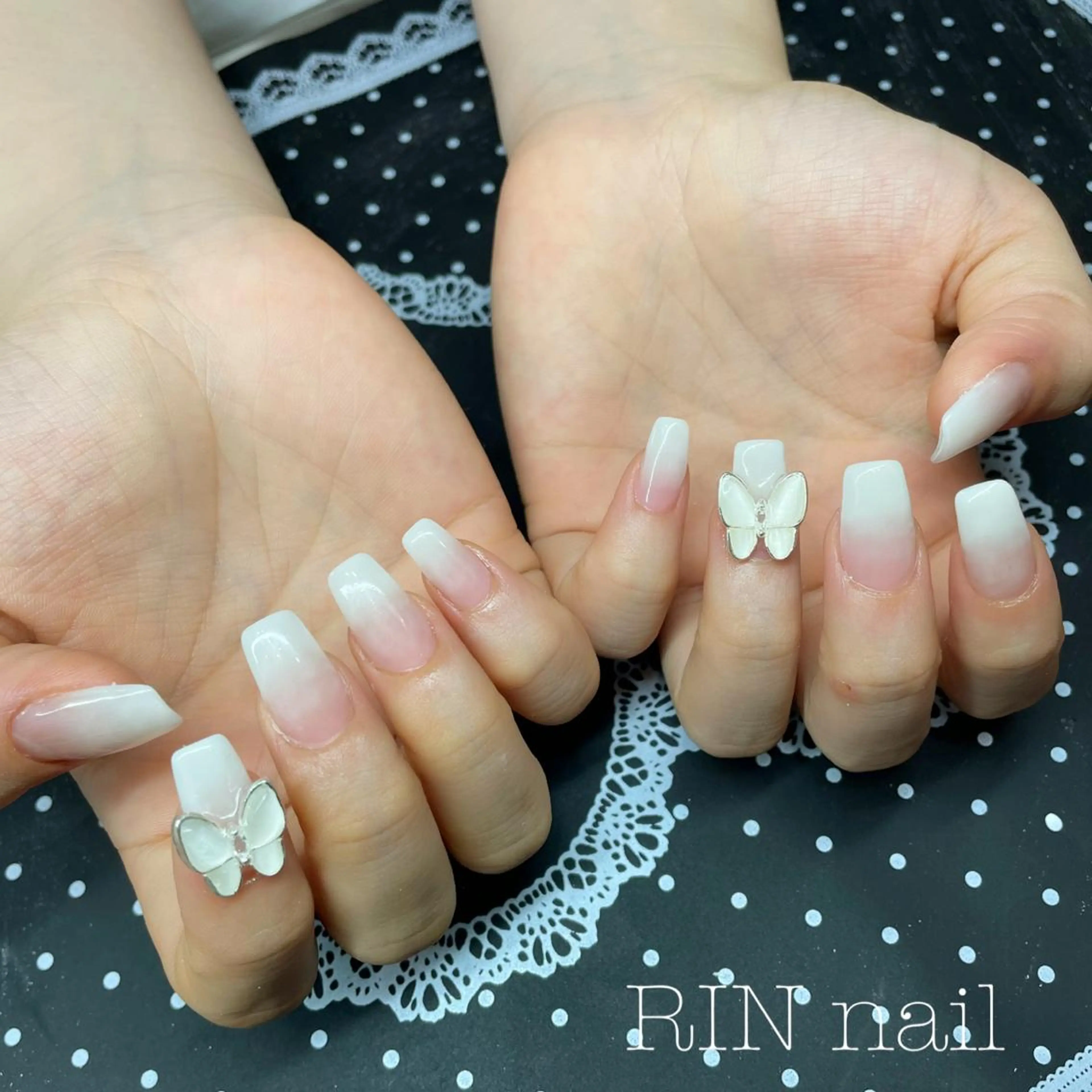 (オフ有&甘皮ケア込み)カラーグラデーション、フレンチコースの写真