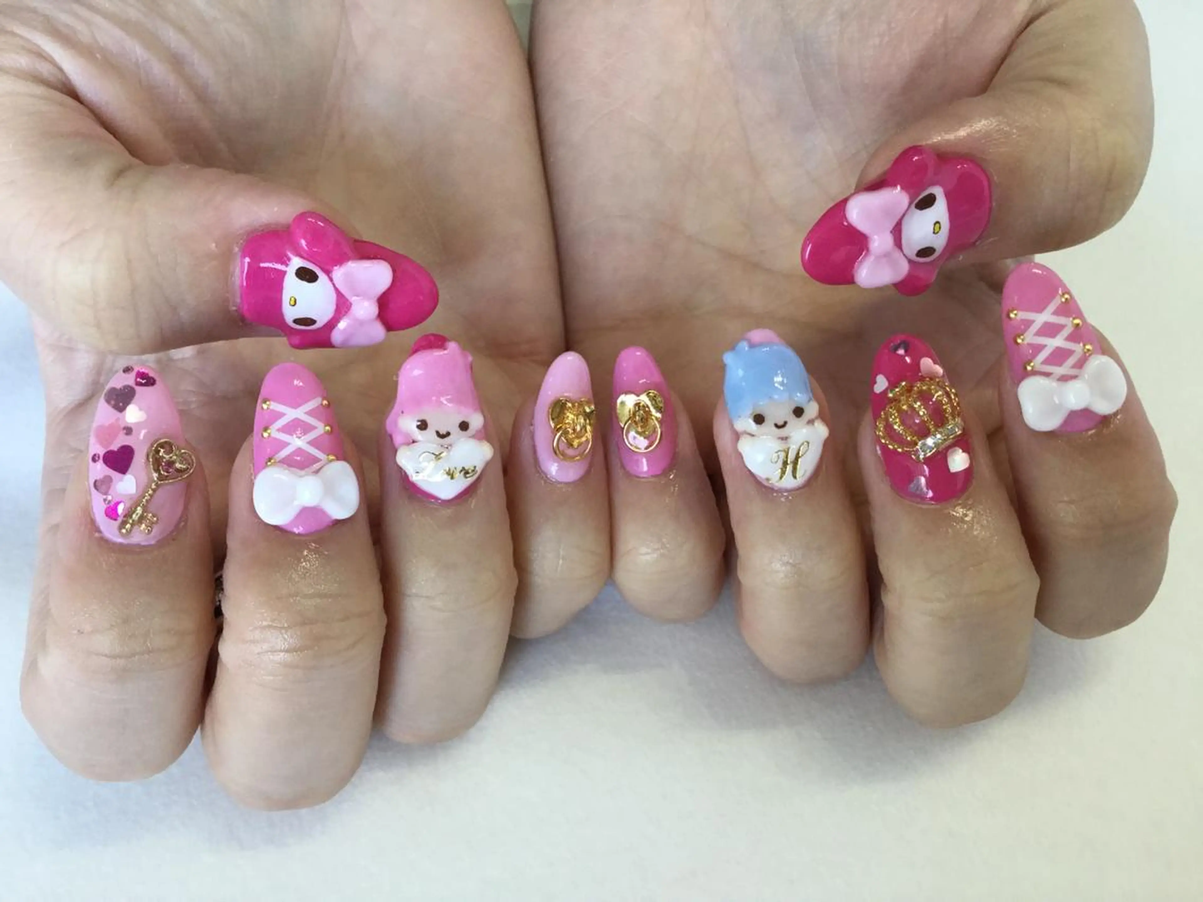 ネイル ハンドネイル 💎🐰 saki. m 🐰💎のネイルデザイン