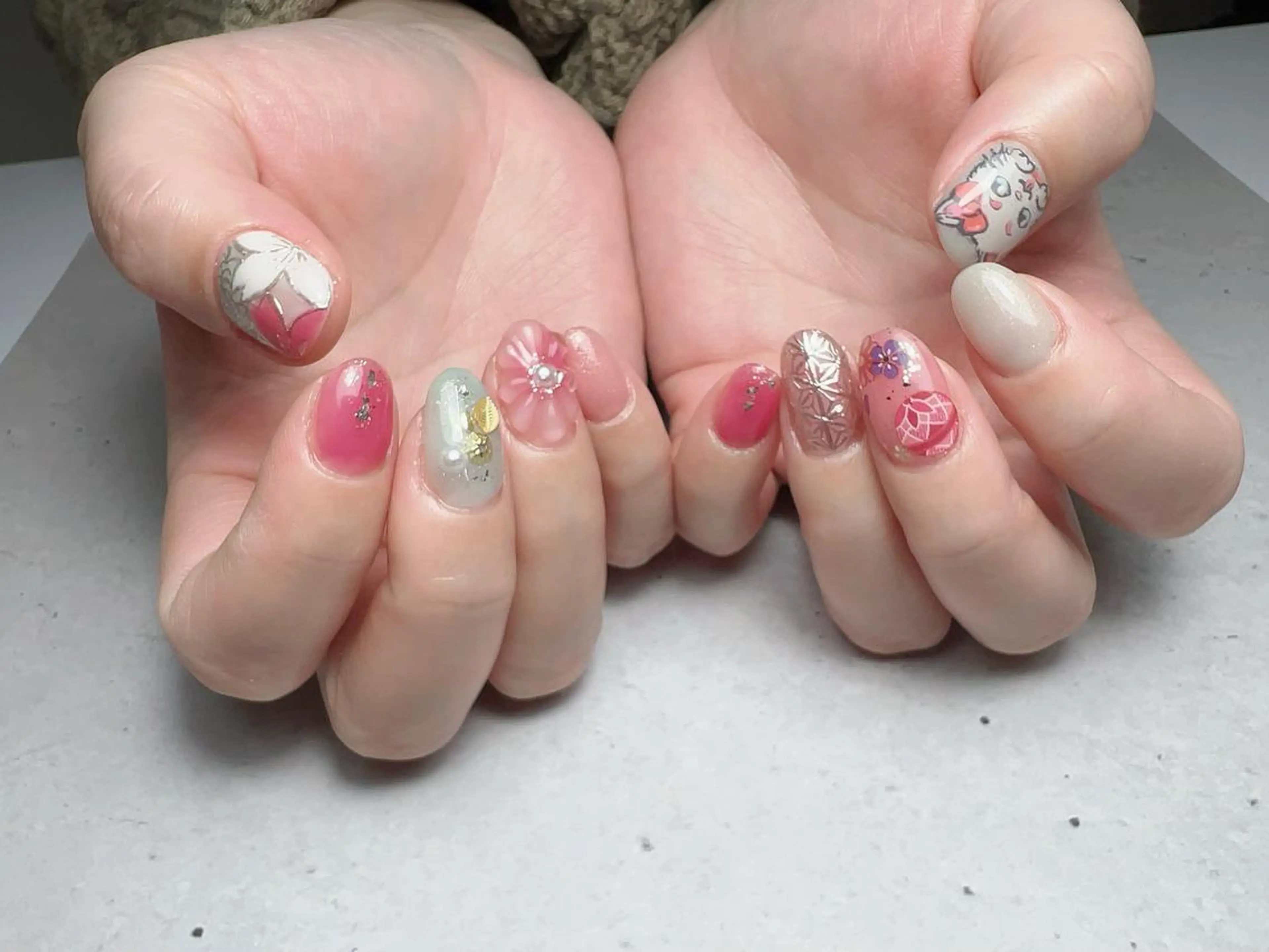 ネイル ハンドネイル 𝐑𝐞𝐯𝐢𝐨 ___堺市西区のマツエク・マツパデザイン