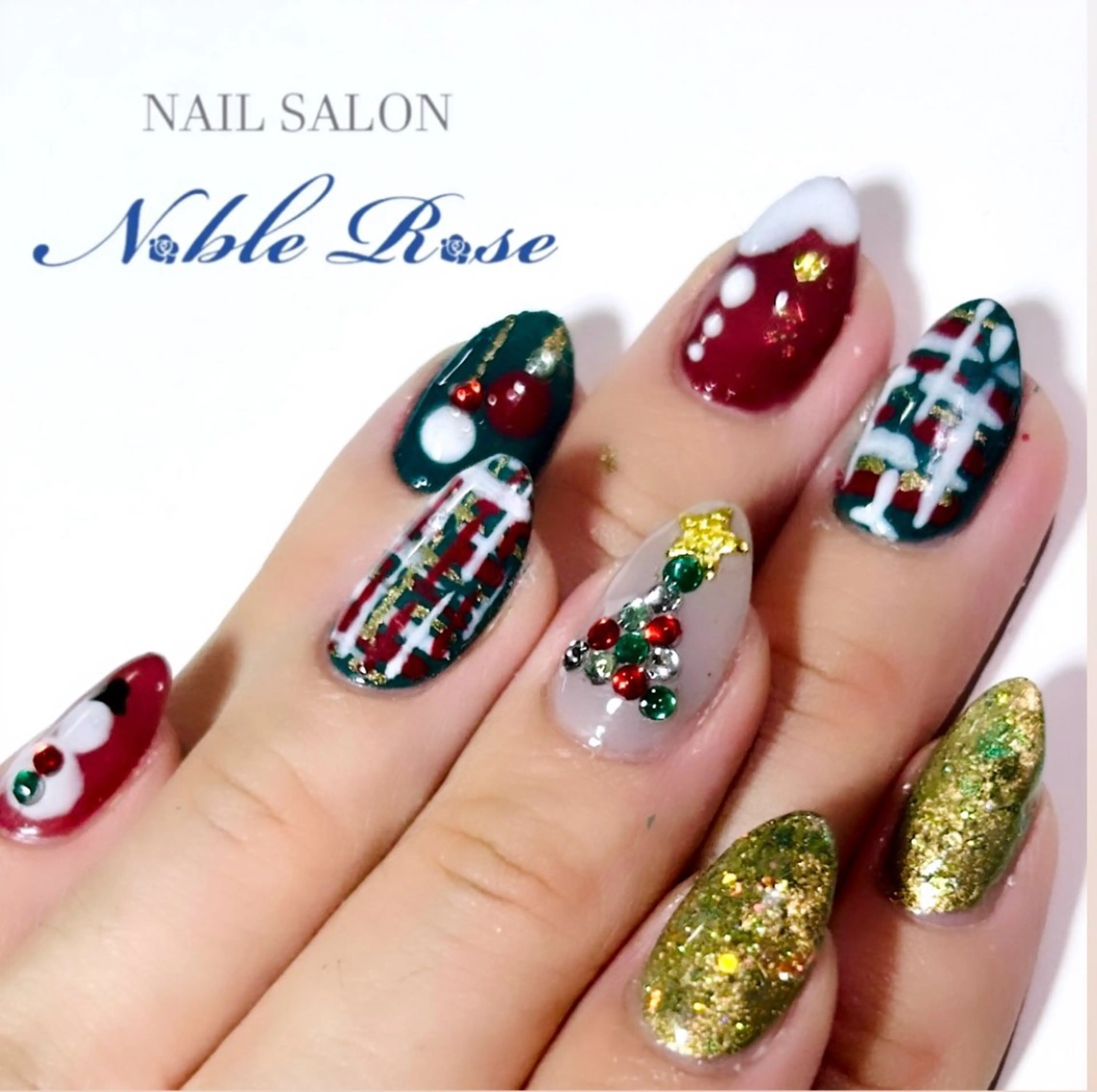 ネイル Noble Rose🥀のネイルデザイン