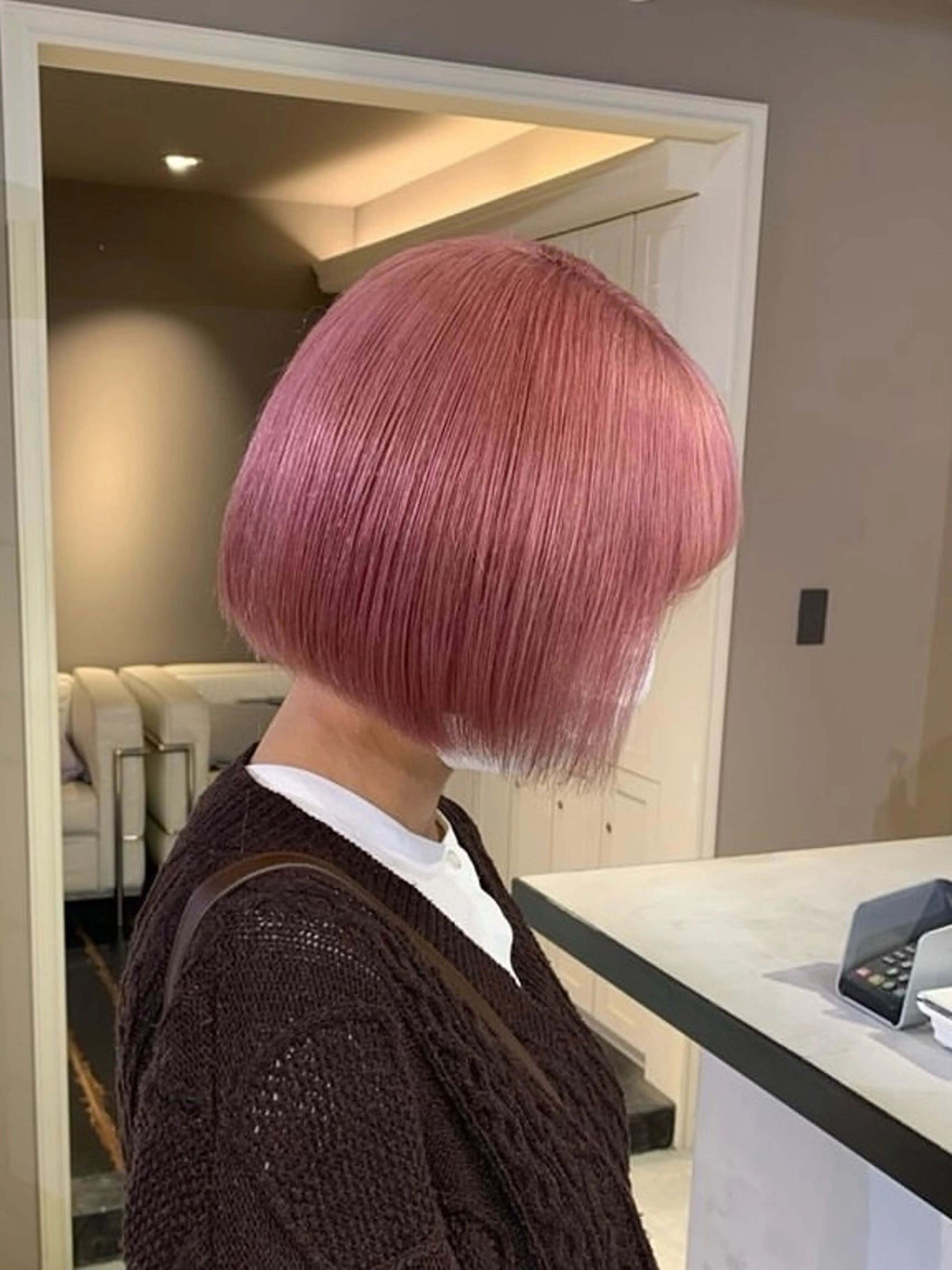 ショート カラー 顔まわり🥨レイヤー /透明感/まいなのヘアスタイル