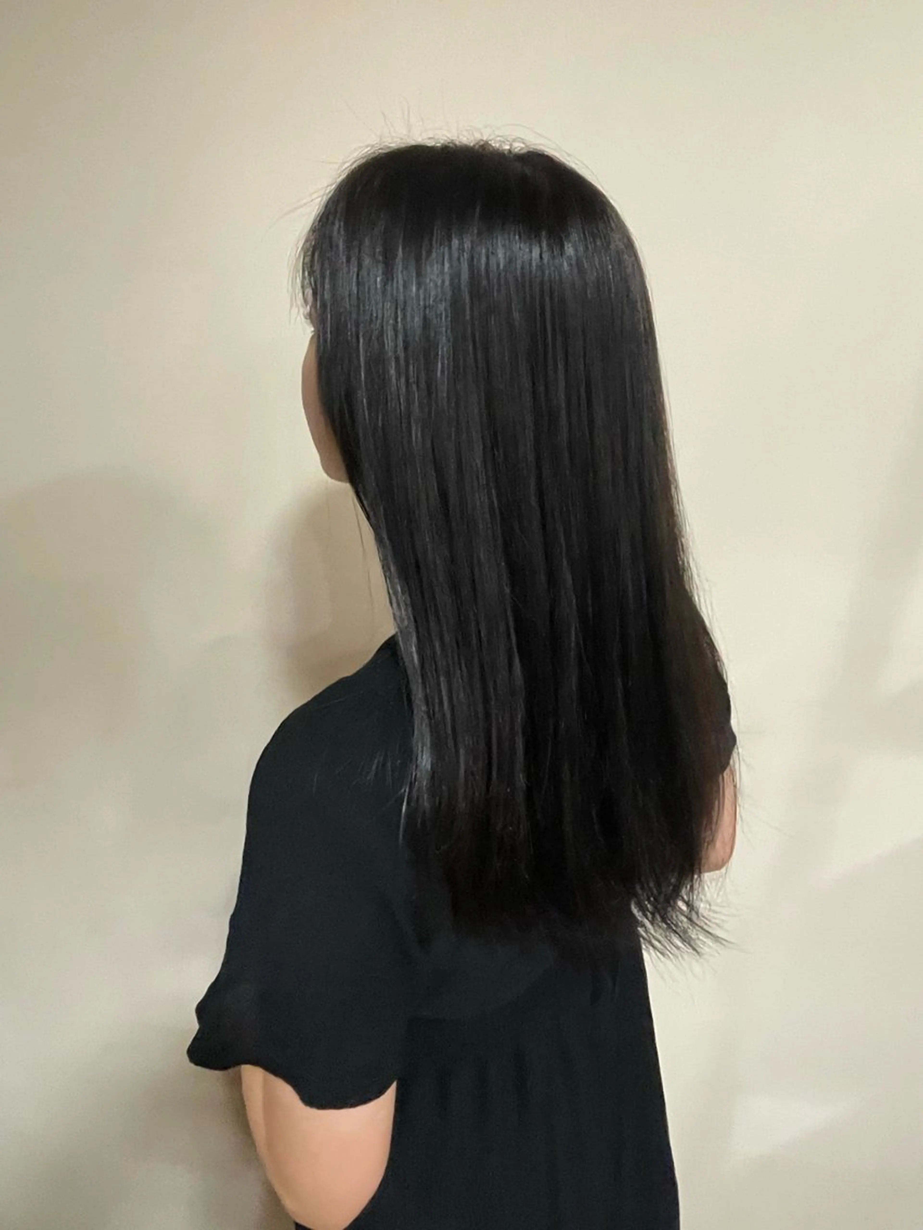 セミロング カラー アッシュ アッシュブラック 黒髪 浅岡 昭汰のヘアスタイル