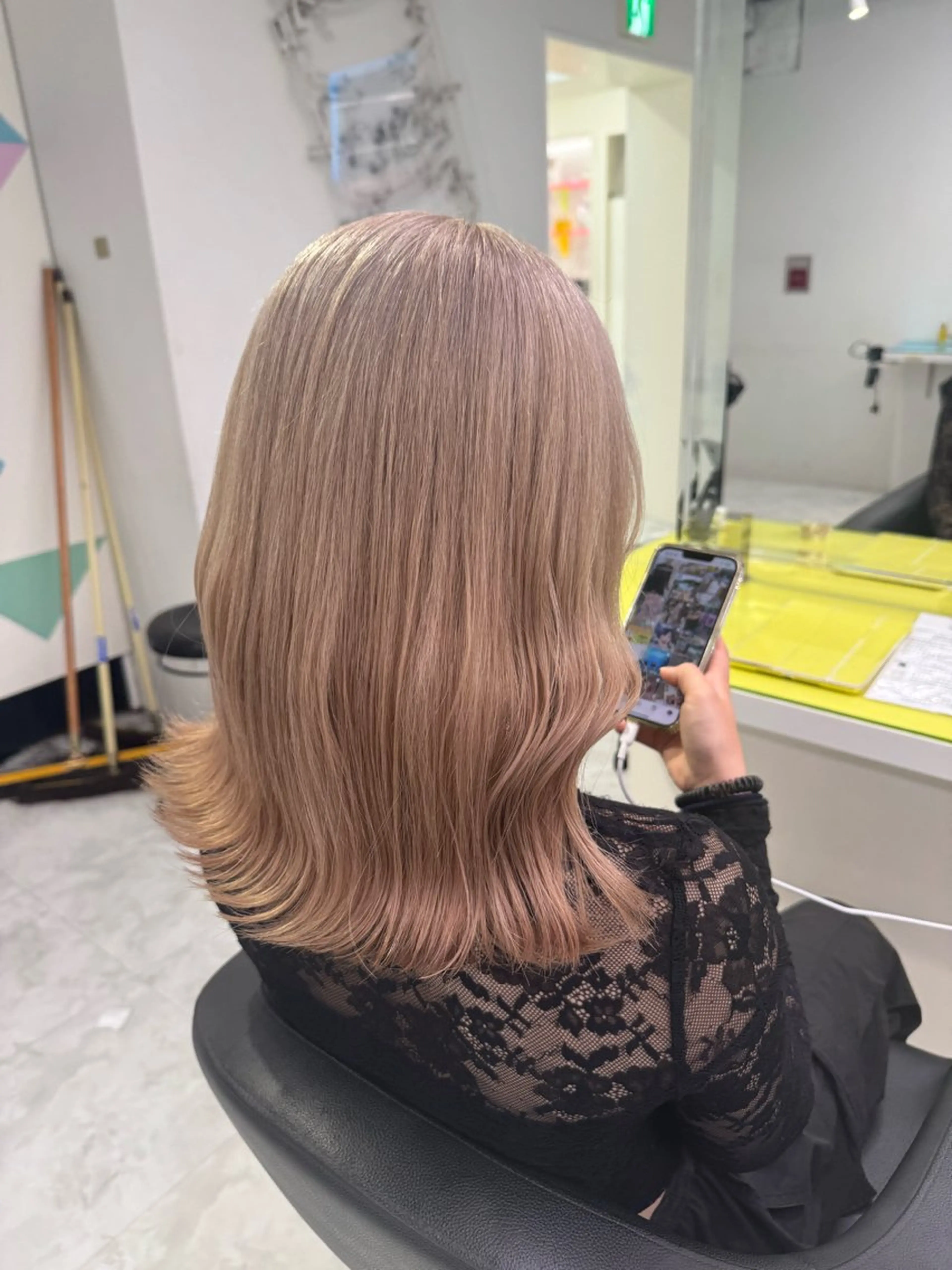 カラー ミルクティーベージュ 🤍Yumeのヘアスタイル