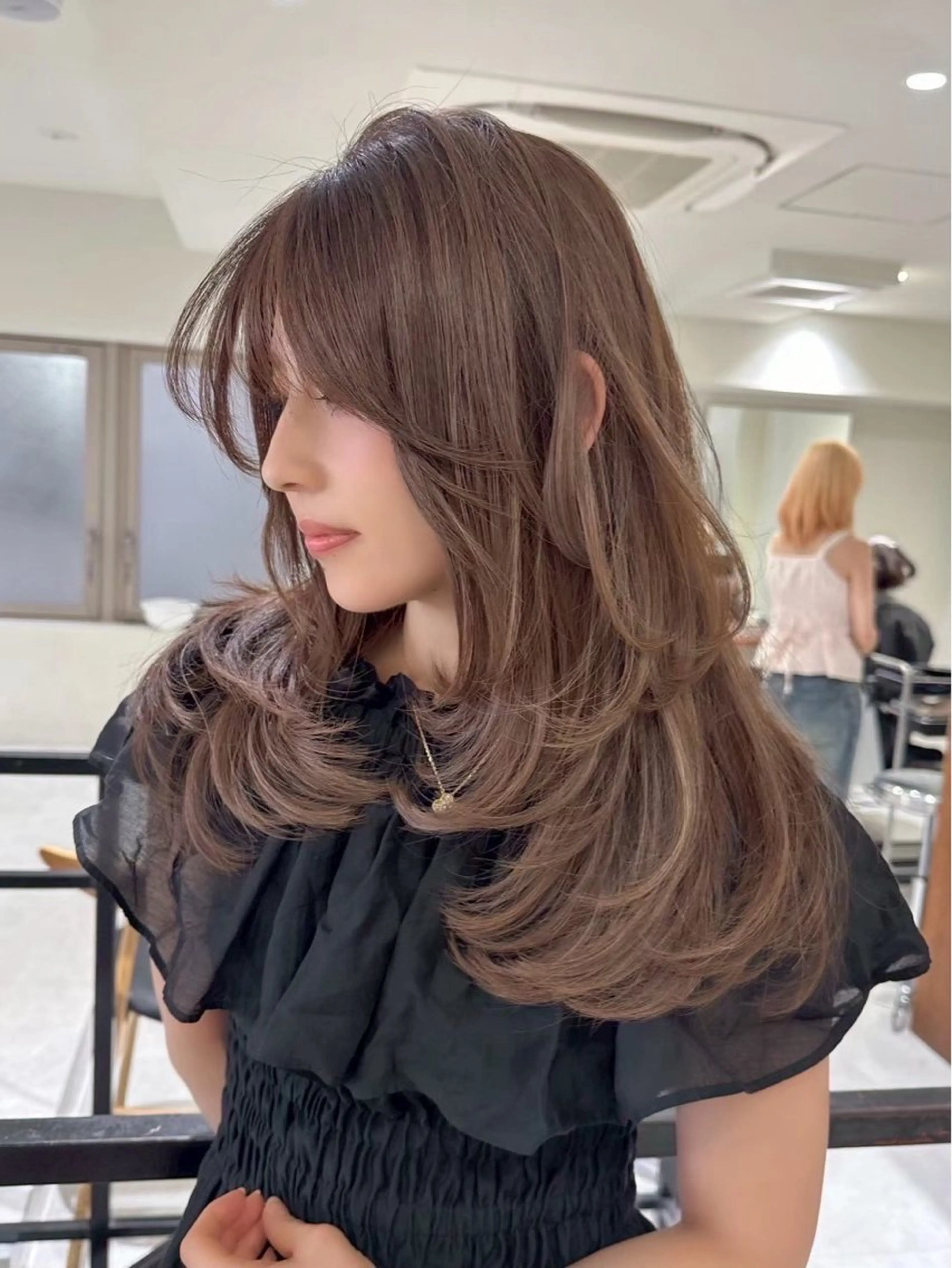 セミロング 🎀 うる艶透明感 カラー / 錦糸町のヘアスタイル