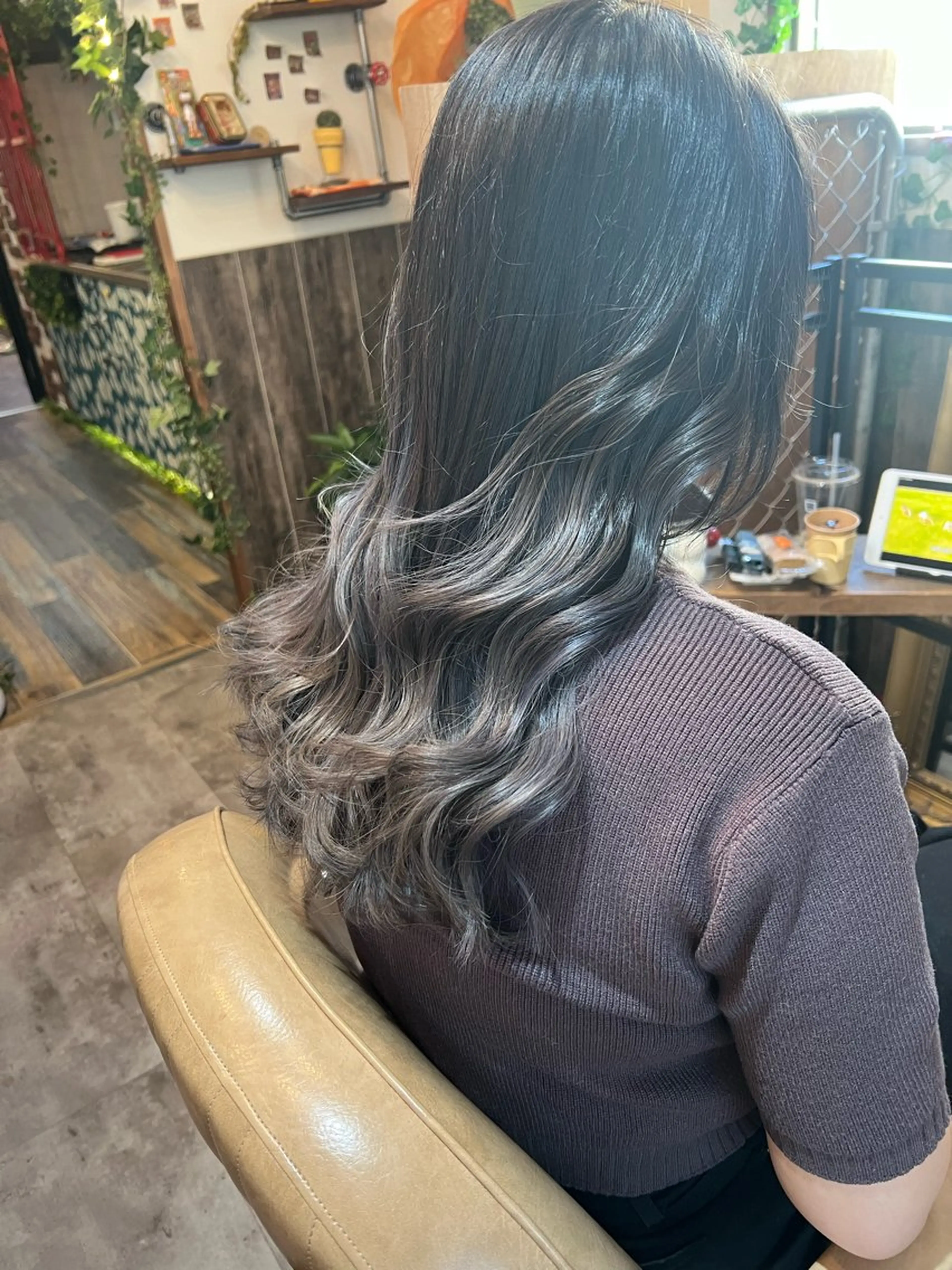 セミロング カラー グラデーションカラー ヘアカラー カラーパティシエ facce🌼ikoのヘアスタイル