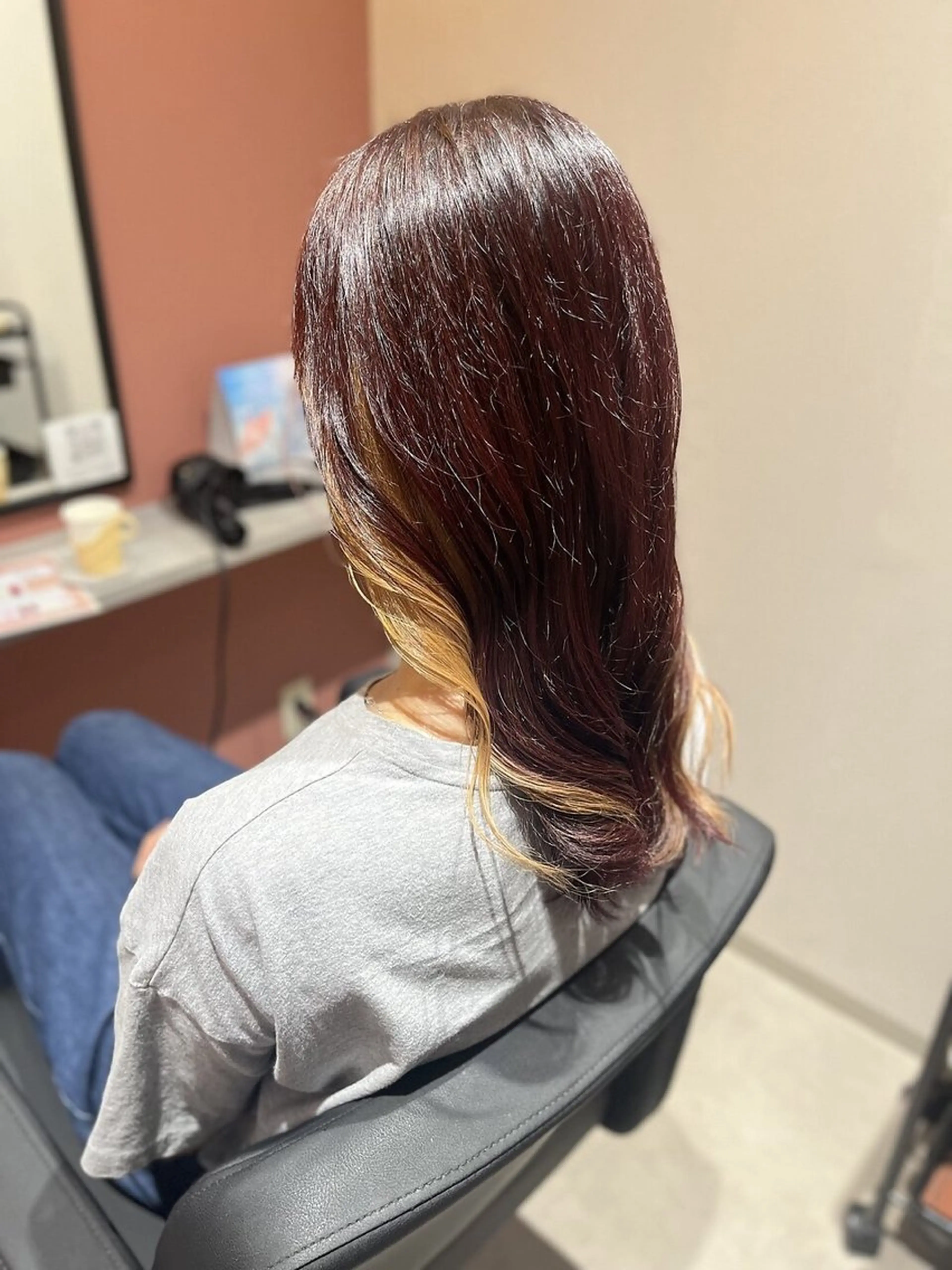 カラー 西原 愛紗のヘアスタイル