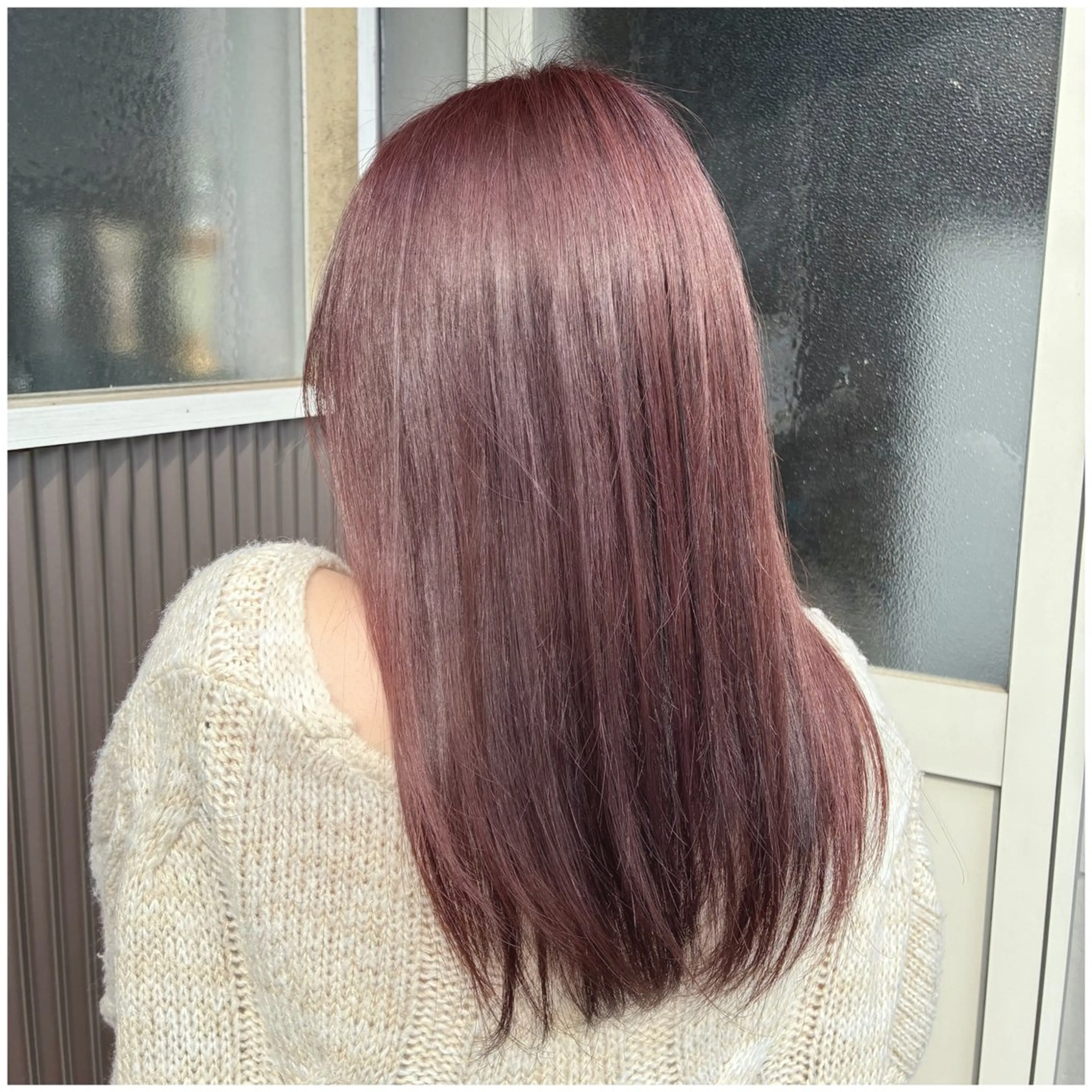 セミロング カラー ブリーチ ブラウンカラー ブリーチなしカラー レッドカラー レッドブラウン ヘアカラー 梅田 花音のヘアスタイル