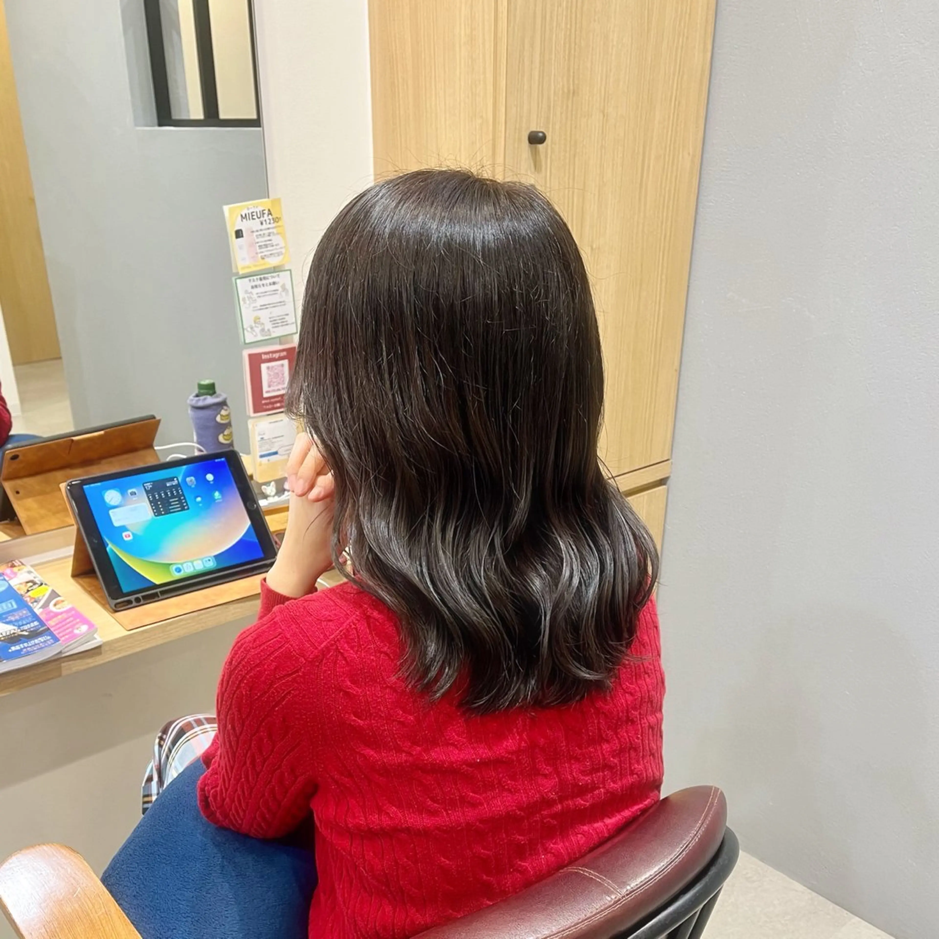 カラー 川倉 羽未のヘアスタイル