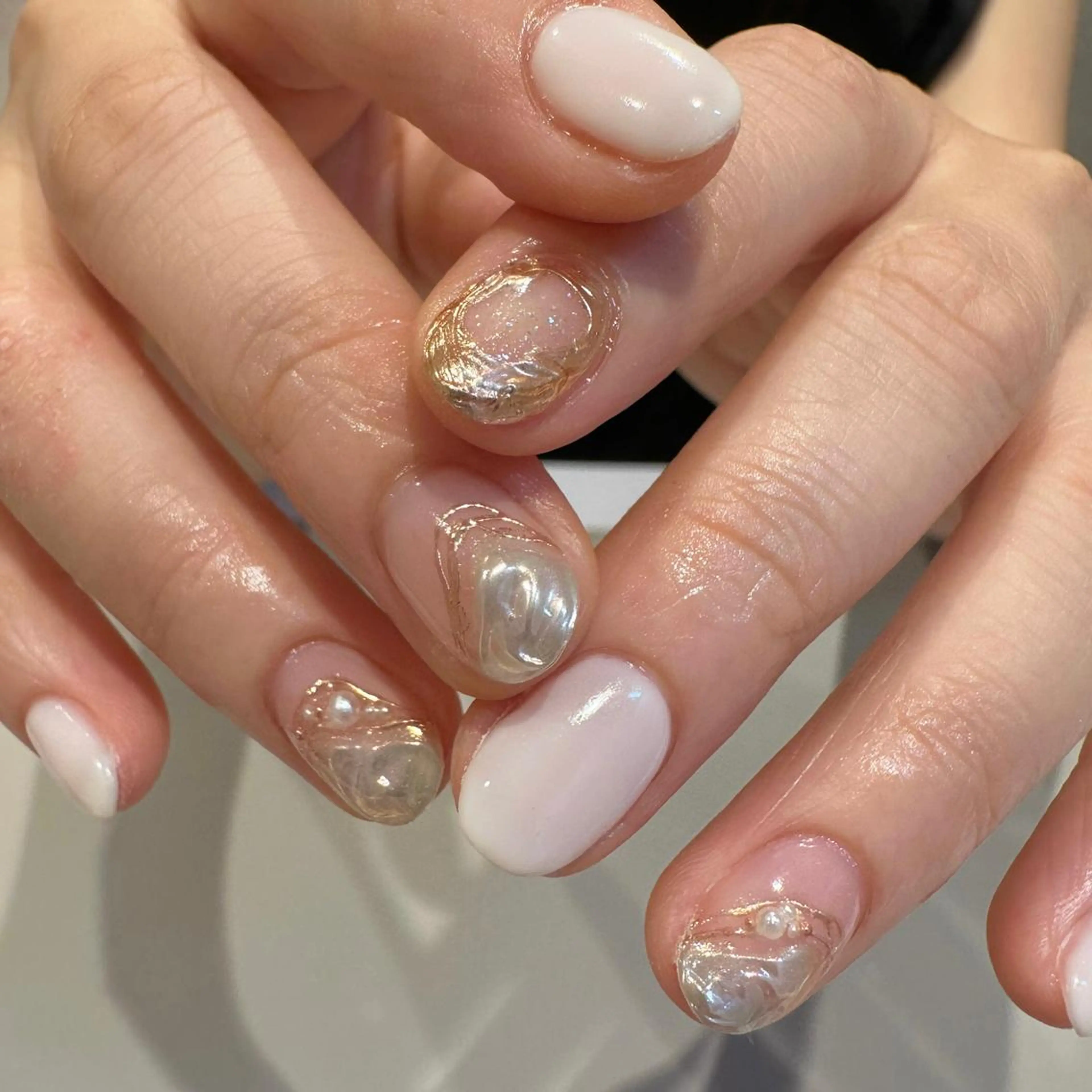 ショート カラー パーマ ヘアアレンジ メンズ キッズ ネイル マツエク・マツパ アイブロウ ニュアンスネイル ニュアンスパーマ ハンドネイル ar. harajukuのネイルデザイン