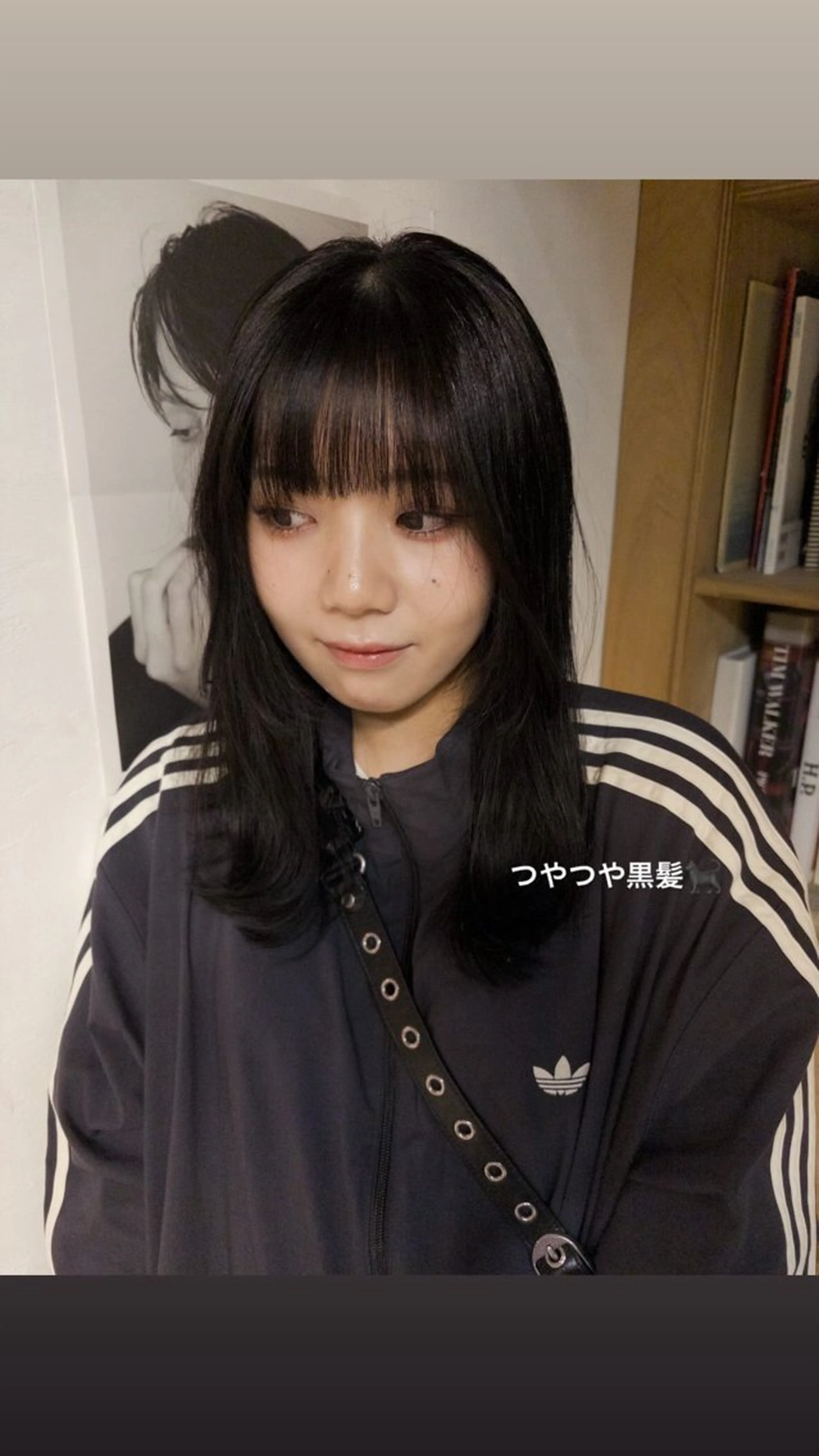 セミロング カラー KVELL ユナのヘアスタイル