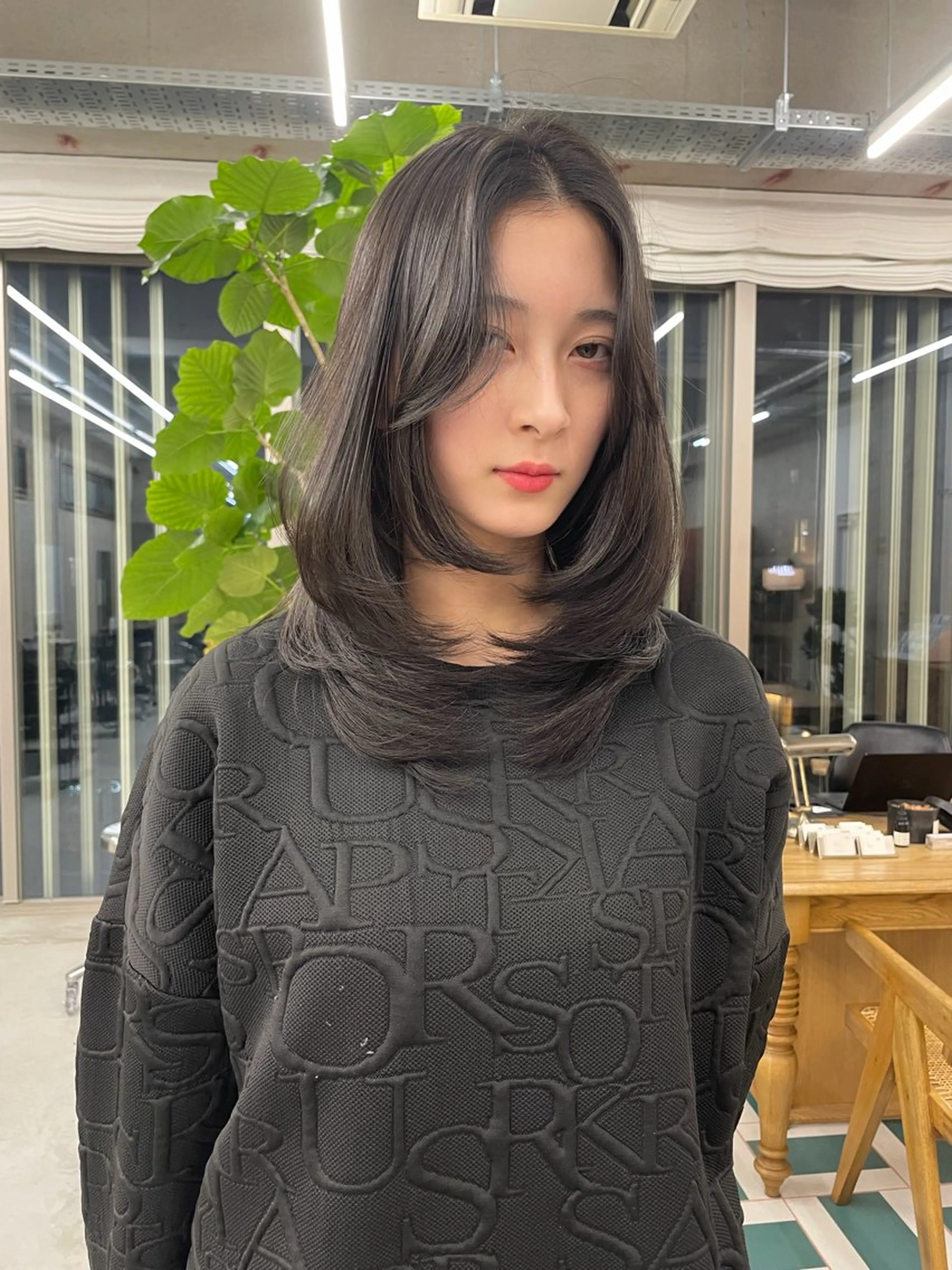 ミディアム カラー RIN/レイヤー/ ボブ/オリーブカラーのヘアスタイル