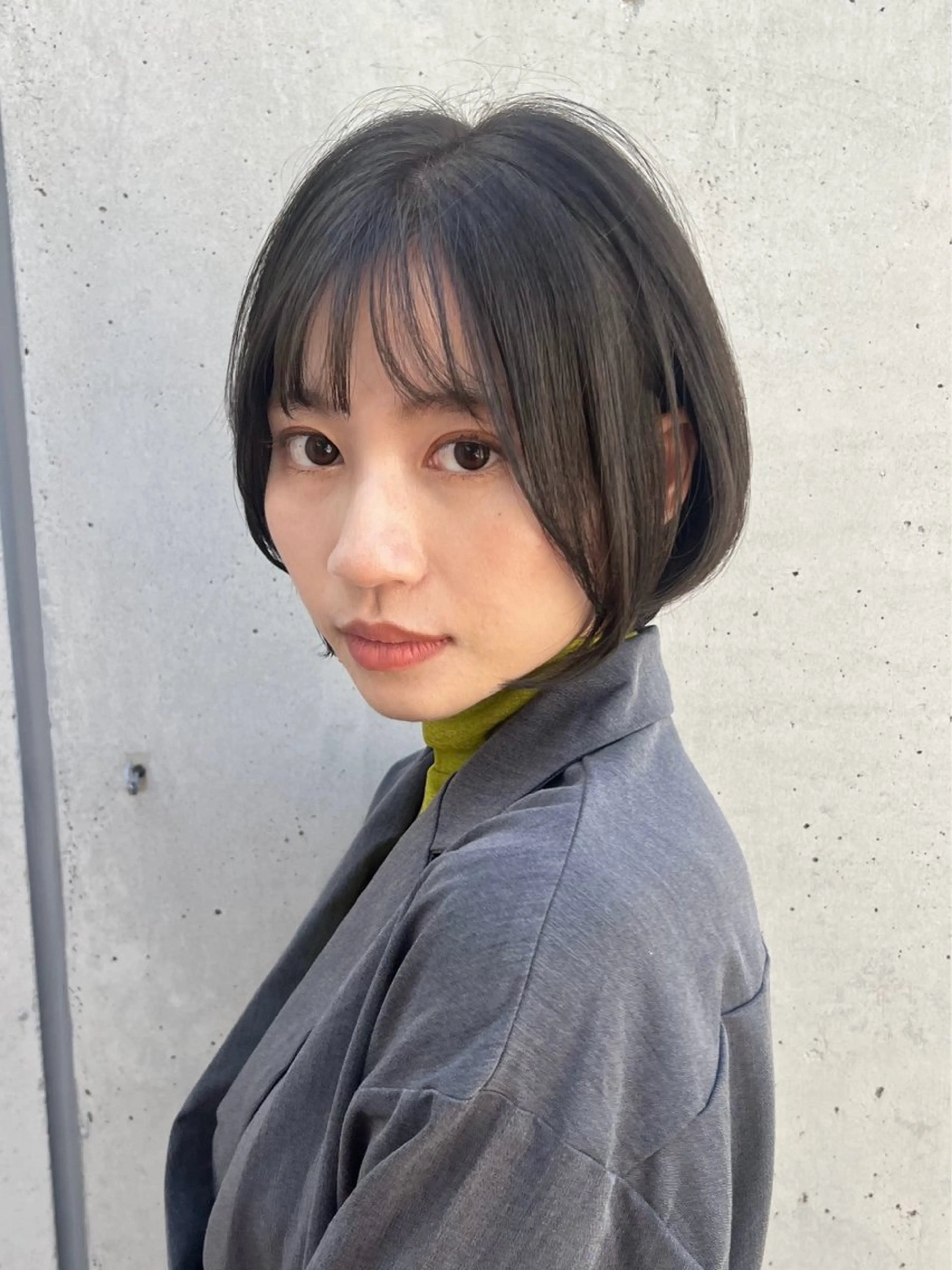 ショート アッシュ アッシュグレー カット ヘアカラー トリートメント 高木 麻知子のヘアスタイル