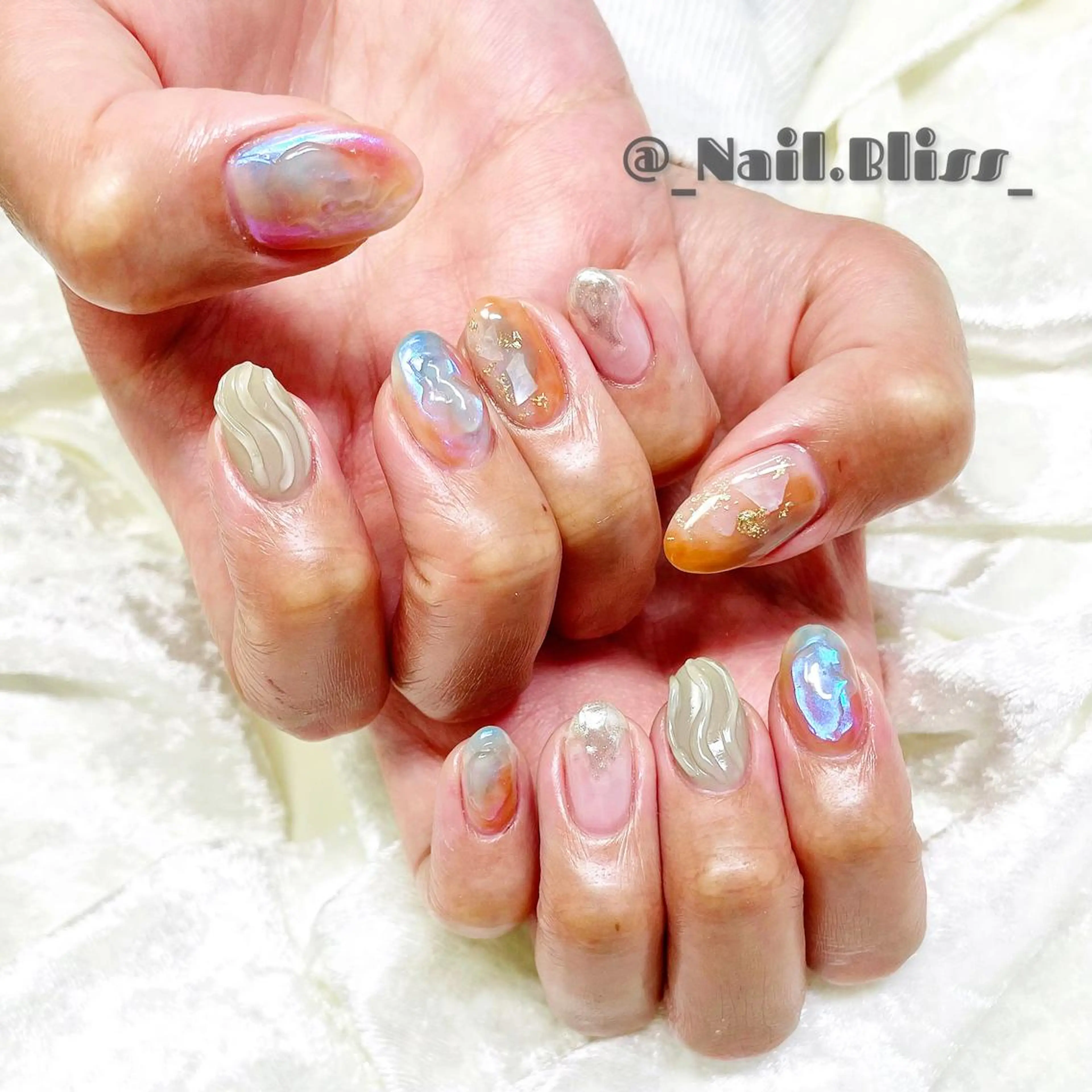 ネイル オーロラネイル ハンドネイル NAIL BLISSのネイルデザイン