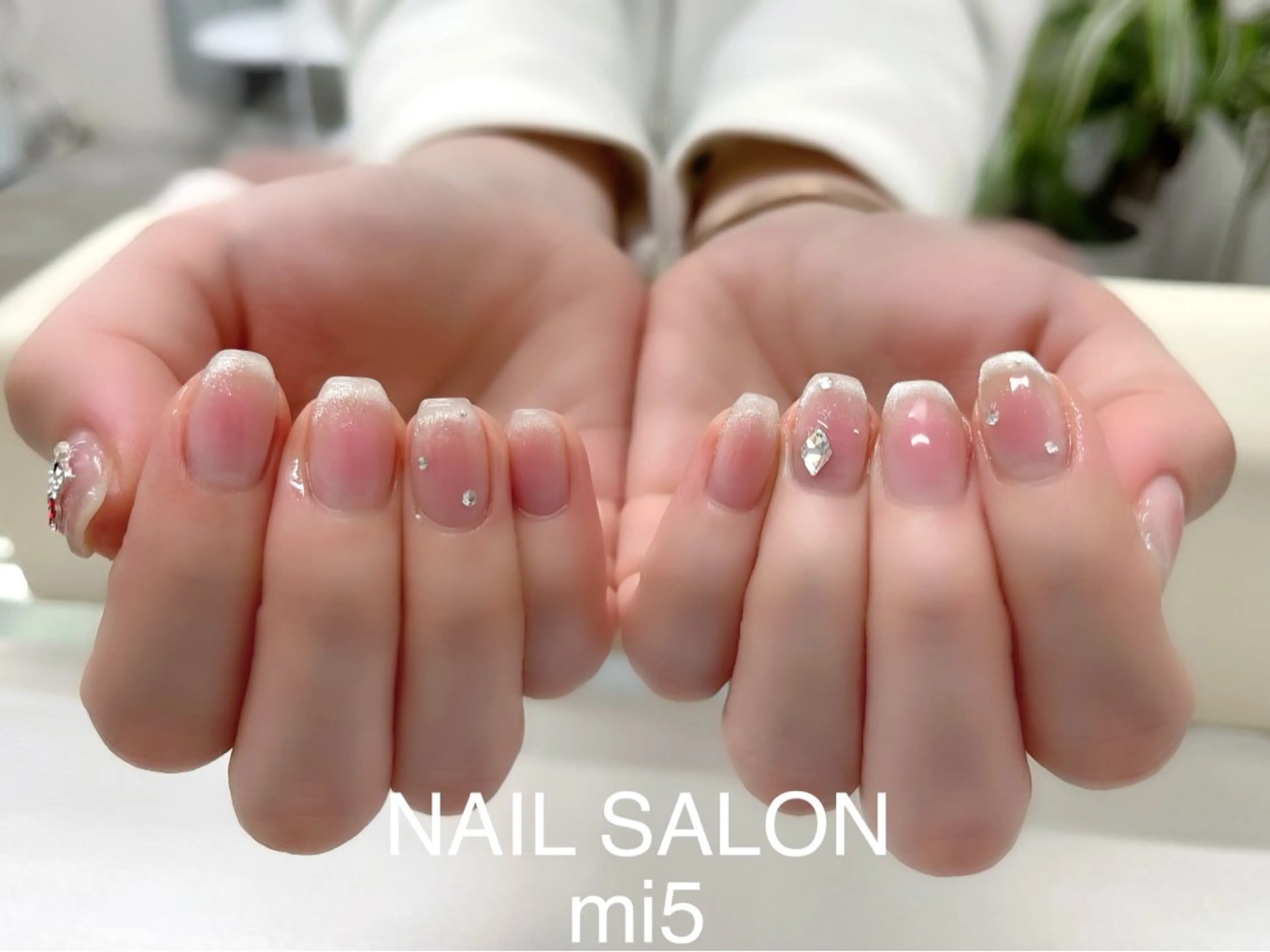 ネイル チークネイル グラデーション マグネットネイル NAIL SALON mi5／Momokoのネイルデザイン