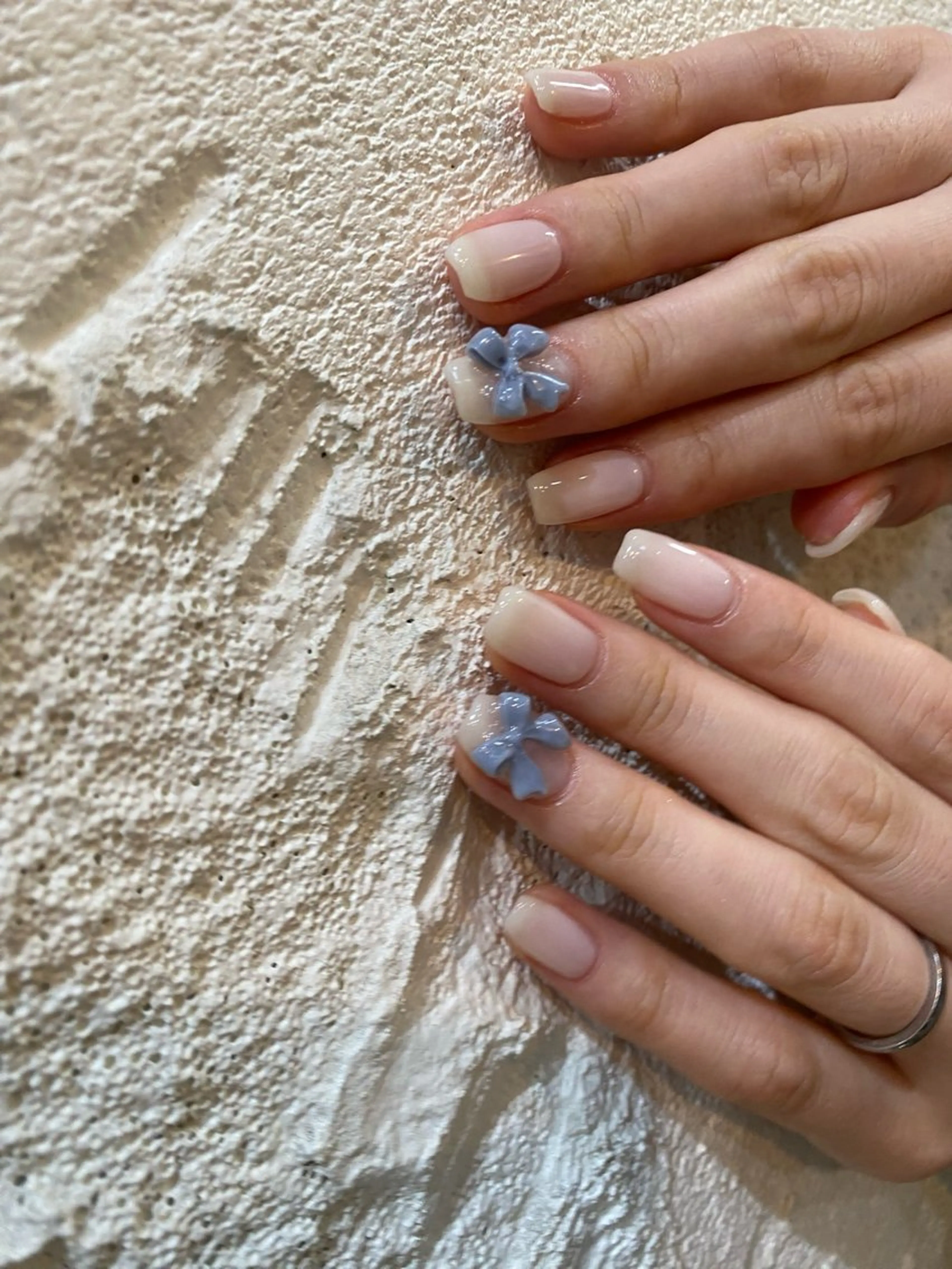 ネイル リボン 栗林 実莉のネイルデザイン