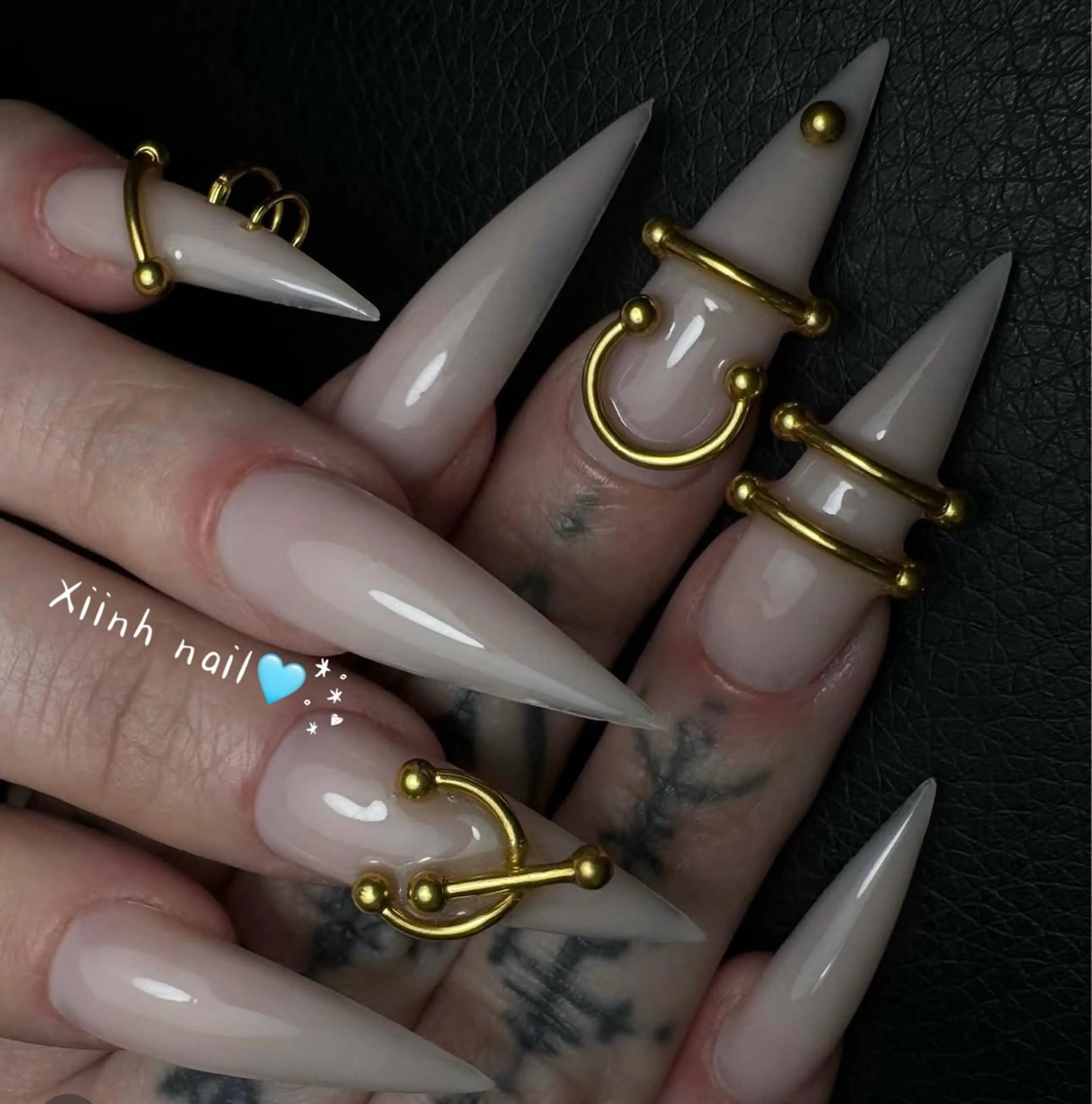 ネイル ブラウン チークネイル 桜ネイル 長さ出し フットネイル ハンドネイル XIINH NAIL SALONのネイルデザイン