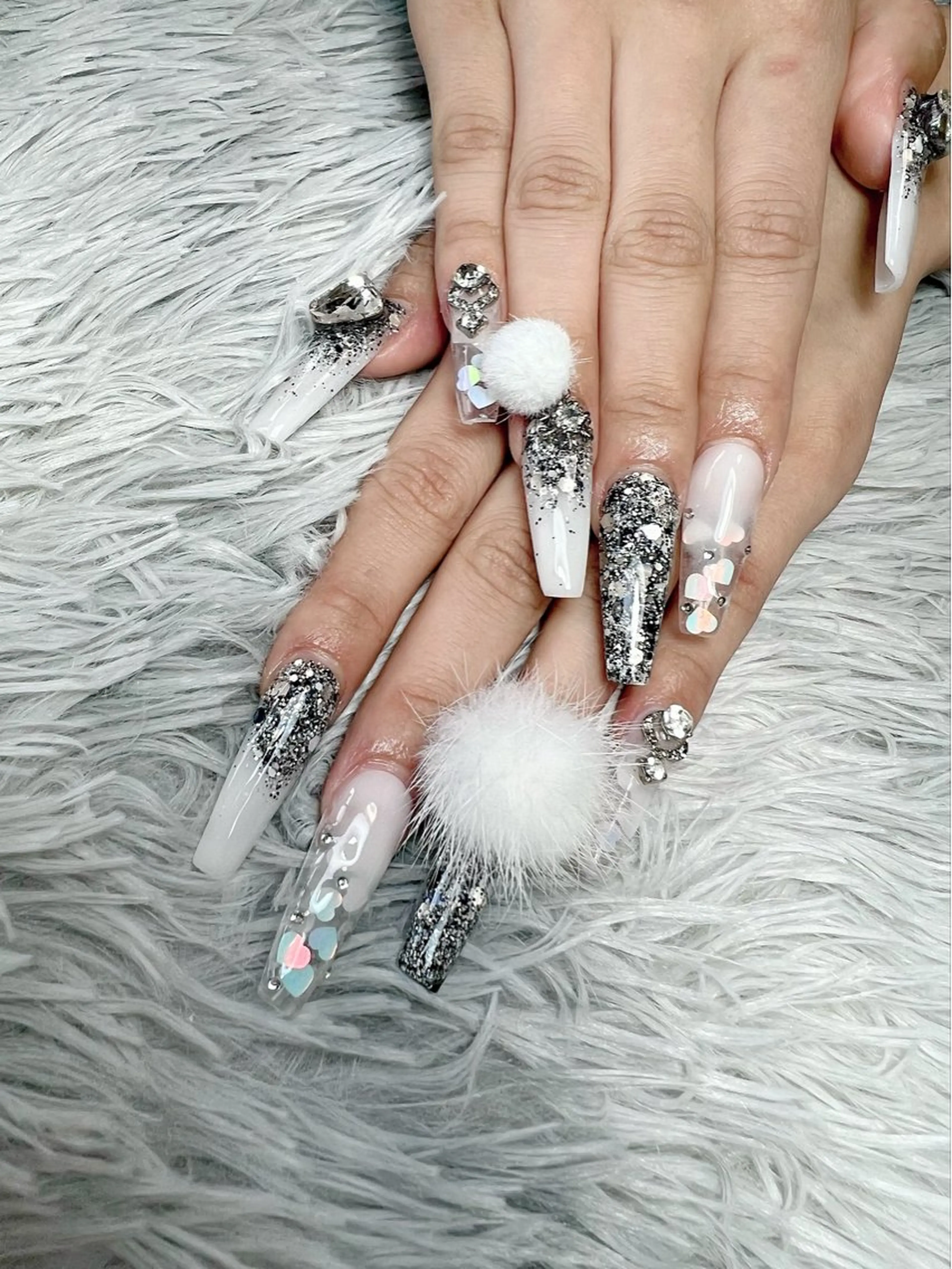 ネイル ハート ラメ(グリッター) ラメグラデーション ロングネイル スカルプネイル ハンドネイル シェヌネイル JURAのネイルデザイン