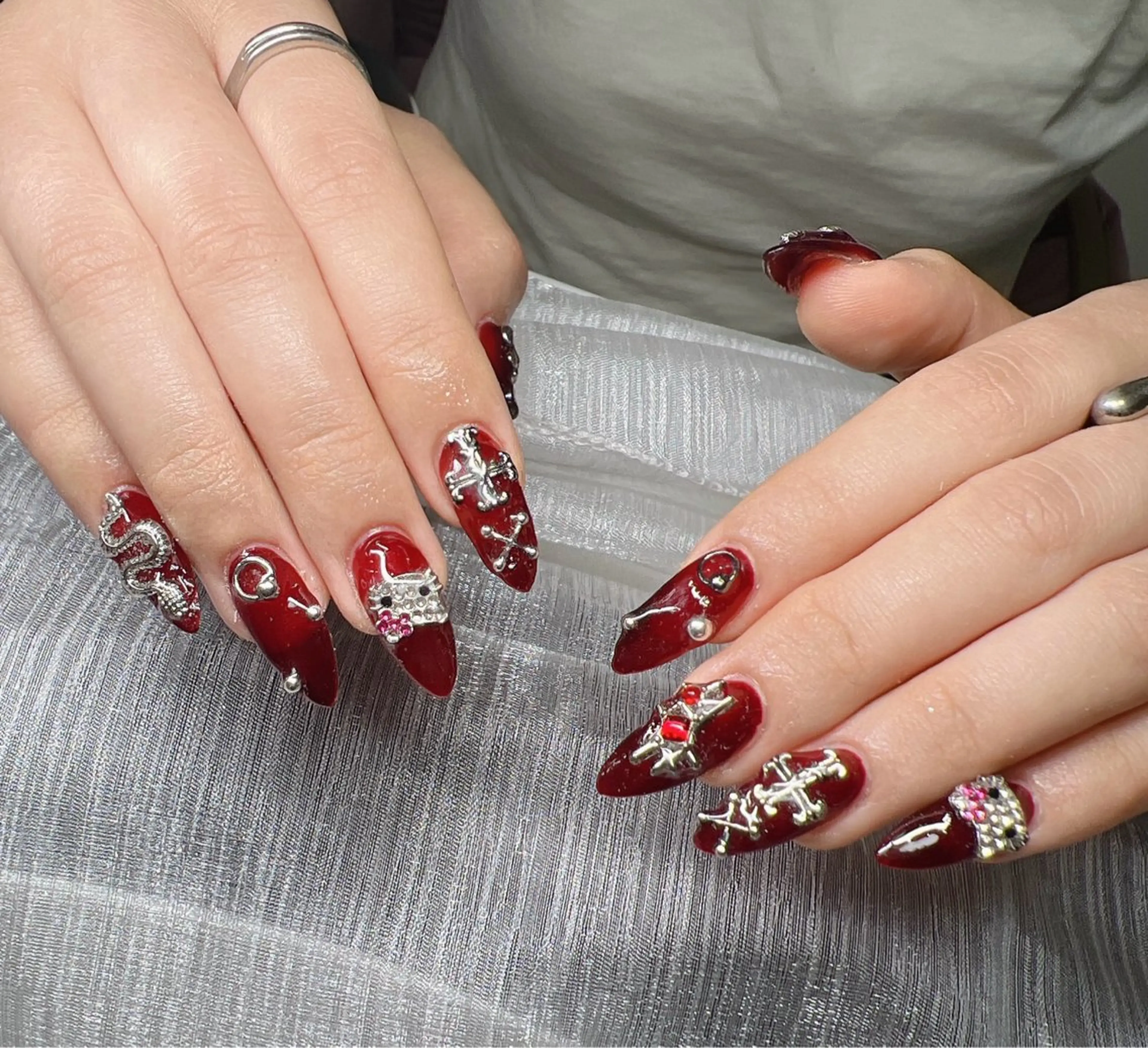 ネイル 長さ出し グラデーション 卒業式 キラキラネイル マグネットネイル Lee Nails チップ長さだし専門店のネイルデザイン