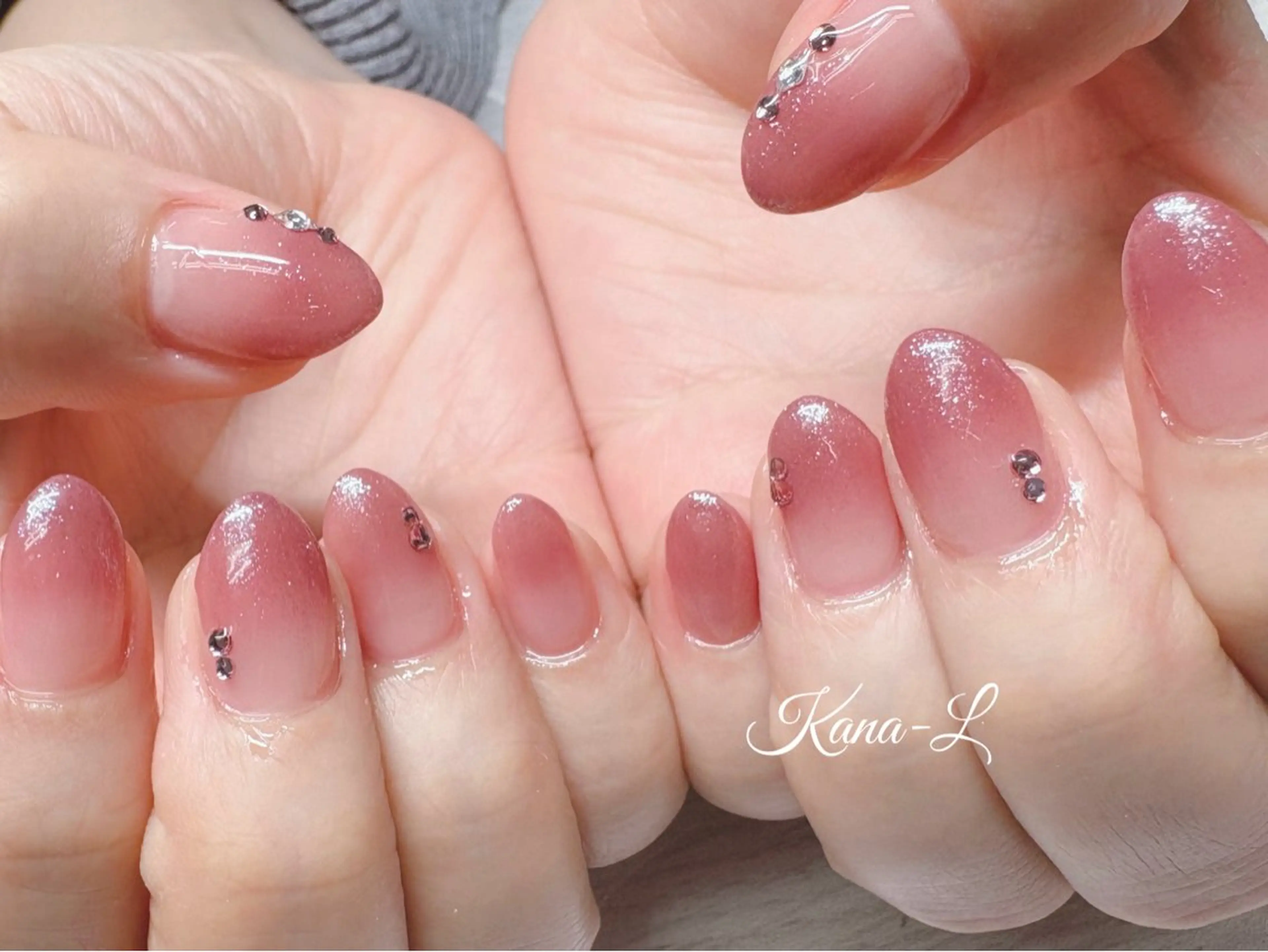 ネイル 芦辺 香奈のネイルデザイン