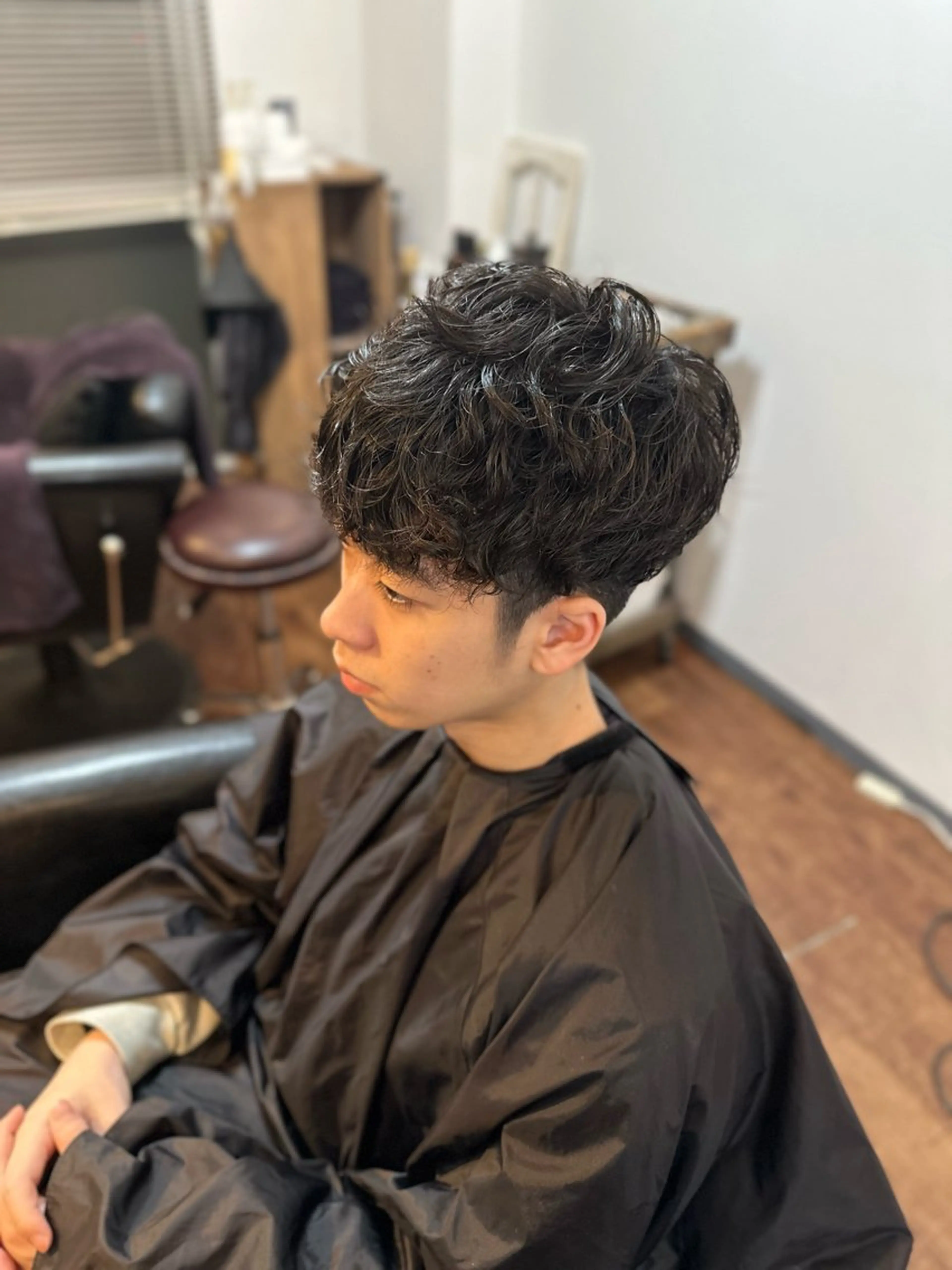 ミディアム パーマ メンズ ミディアムパーマ マッシュ メンズパーマ Luzir⭐︎ GEN⭐︎のヘアスタイル