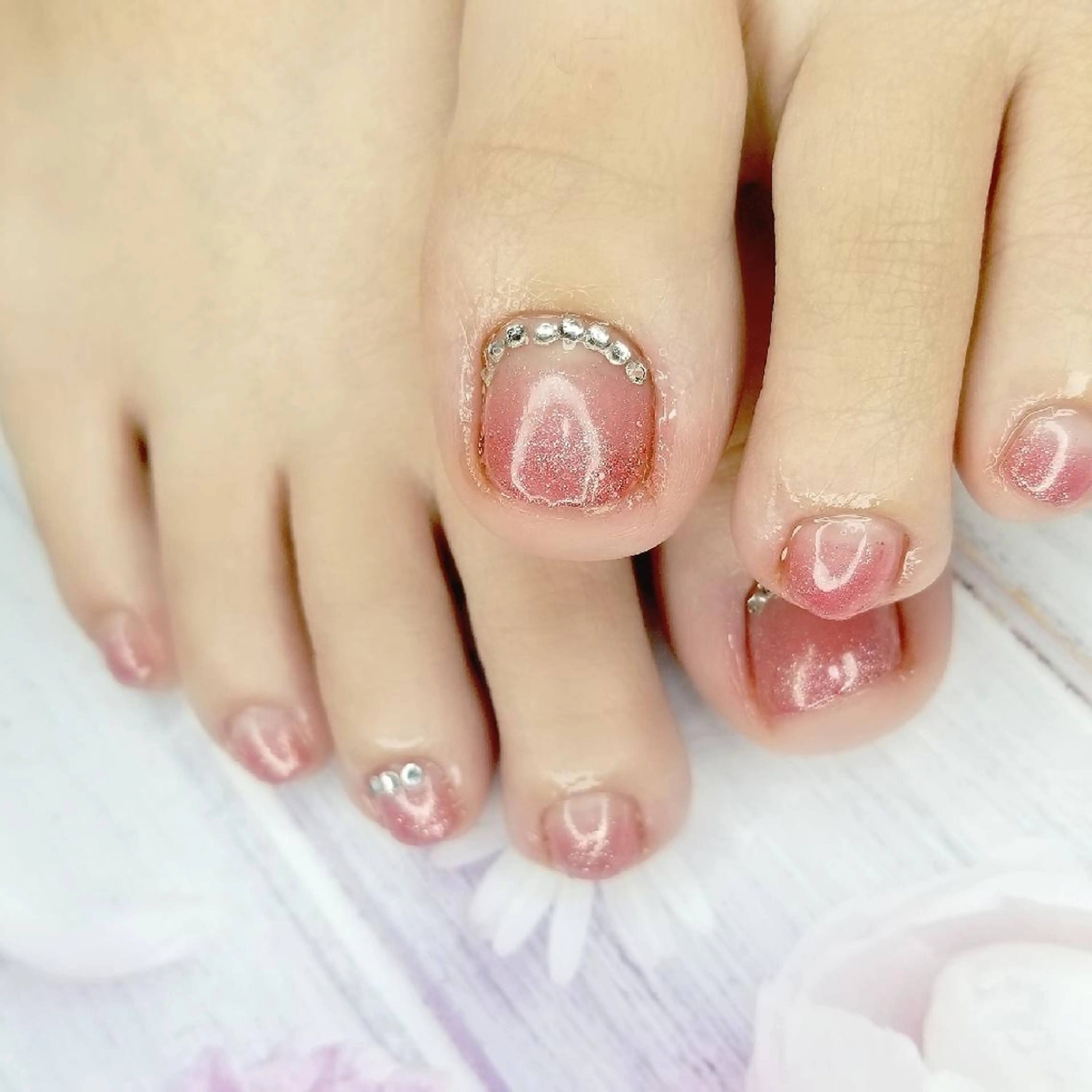 ネイル グラデーション ラメ(グリッター) 赤色 シンプルネイル 個人サロン saltnailのネイルデザイン
