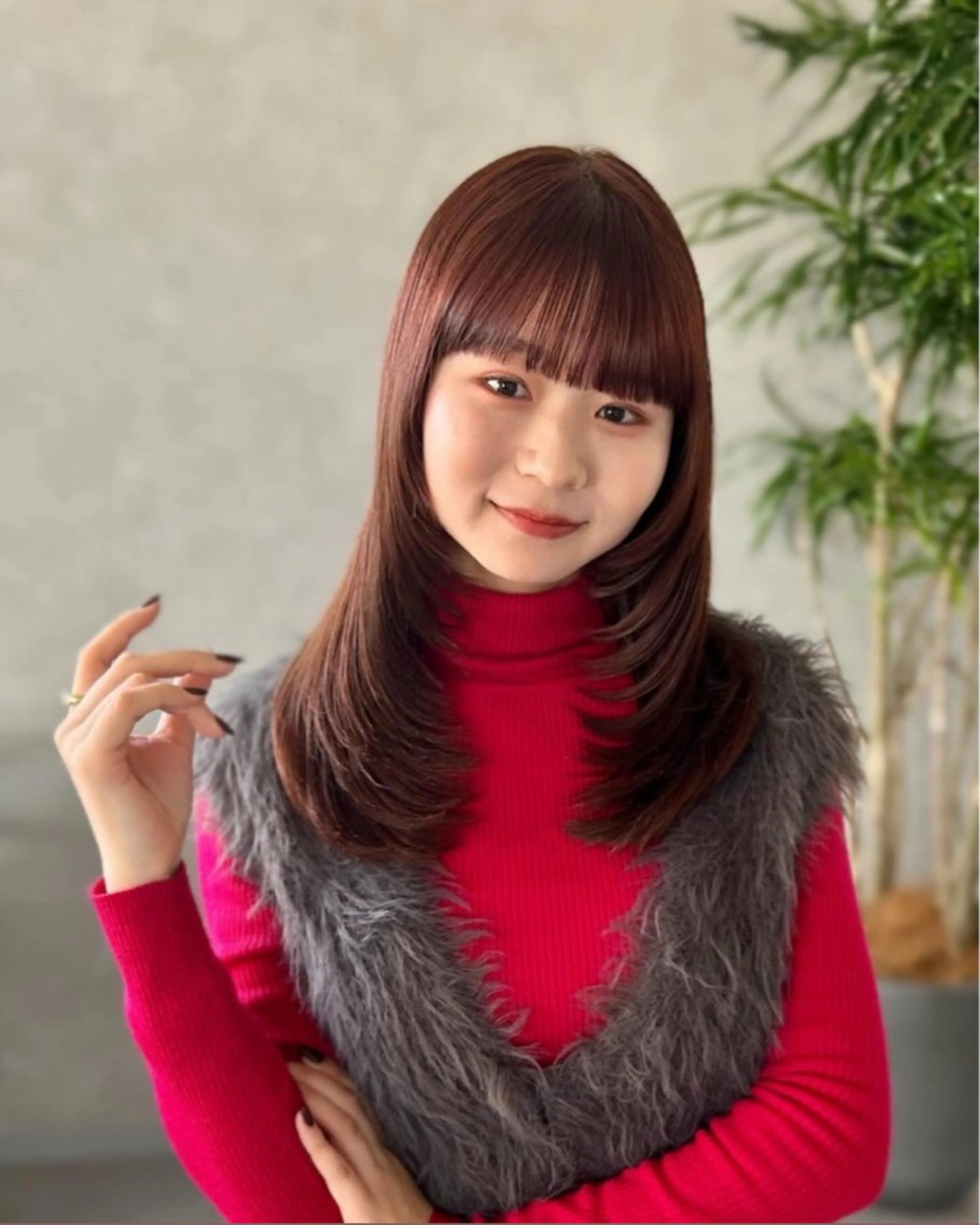 ミディアム ピンクブラウン 顔まわりレイヤー レイヤーカット ❤️ショートカット ・顔周りカット❤️のヘアスタイル