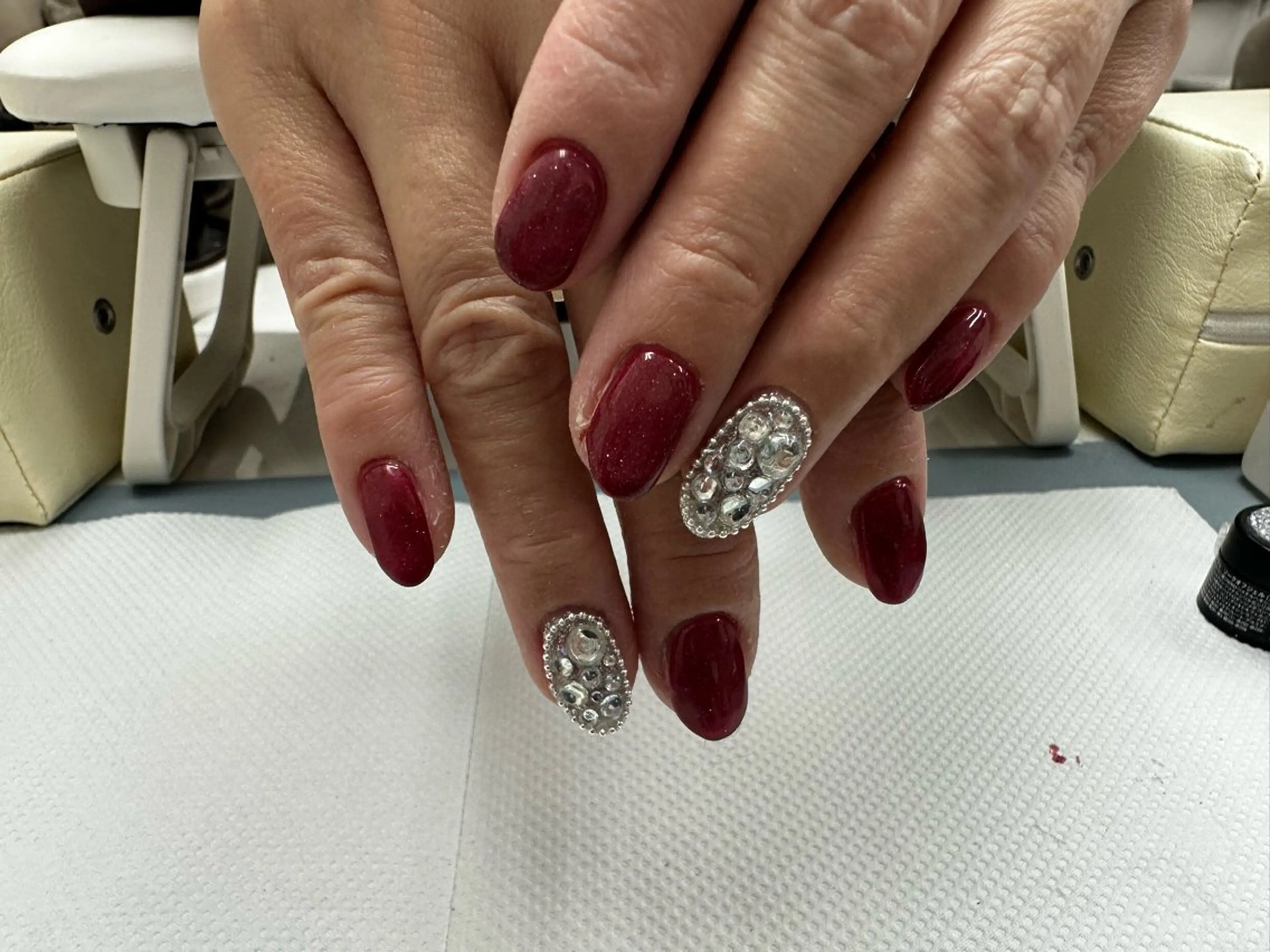 ネイル ストーンネイル ネイルサロンLAF所属・伊藤 文のネイルデザイン