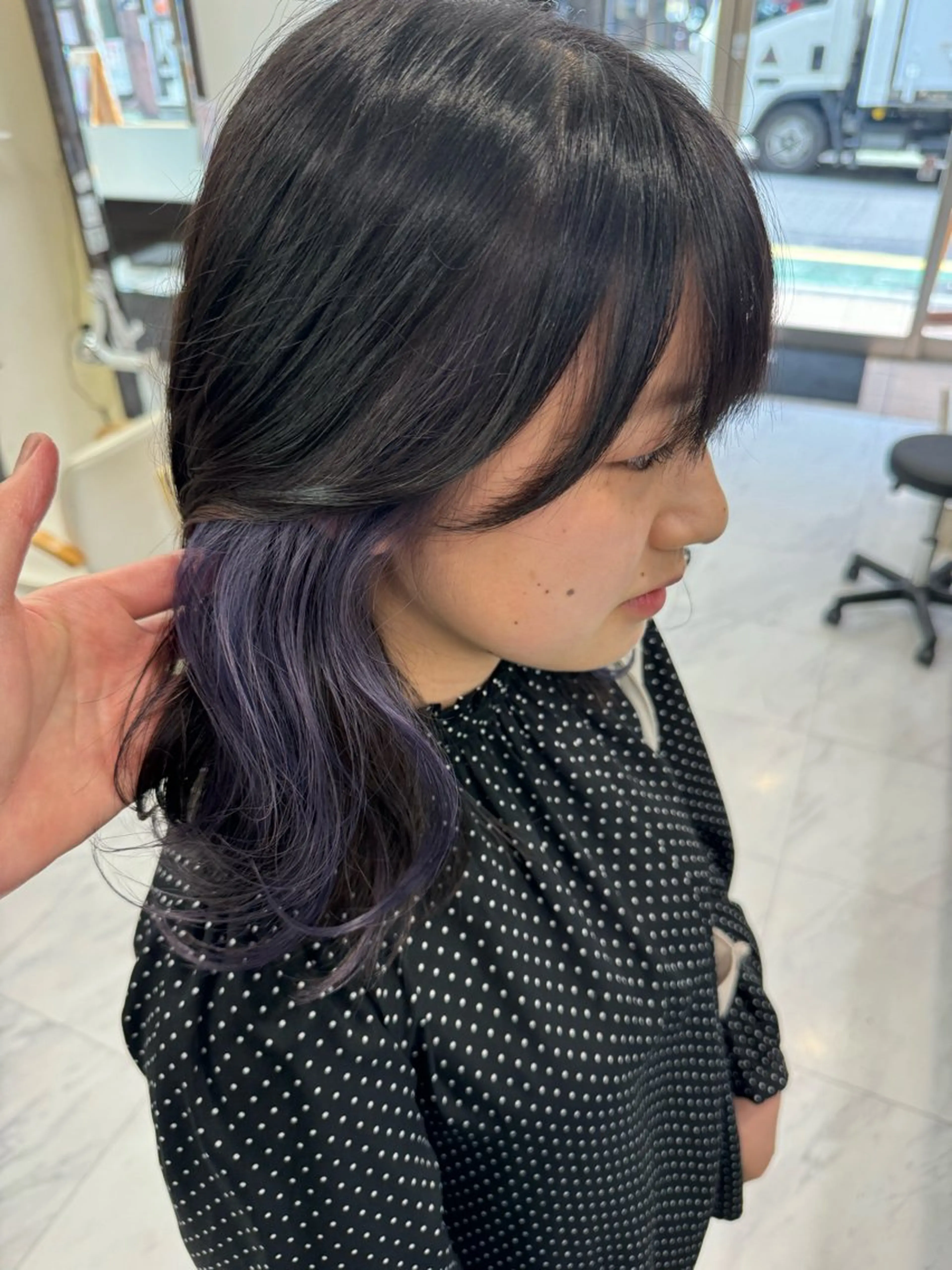 ミディアム カラー ヘアアレンジ 切りっぱなしボブ ミストバング 黒髪 ブリーチ デザインカラー Zina 大宮所属・目黒 碧人のヘアスタイル