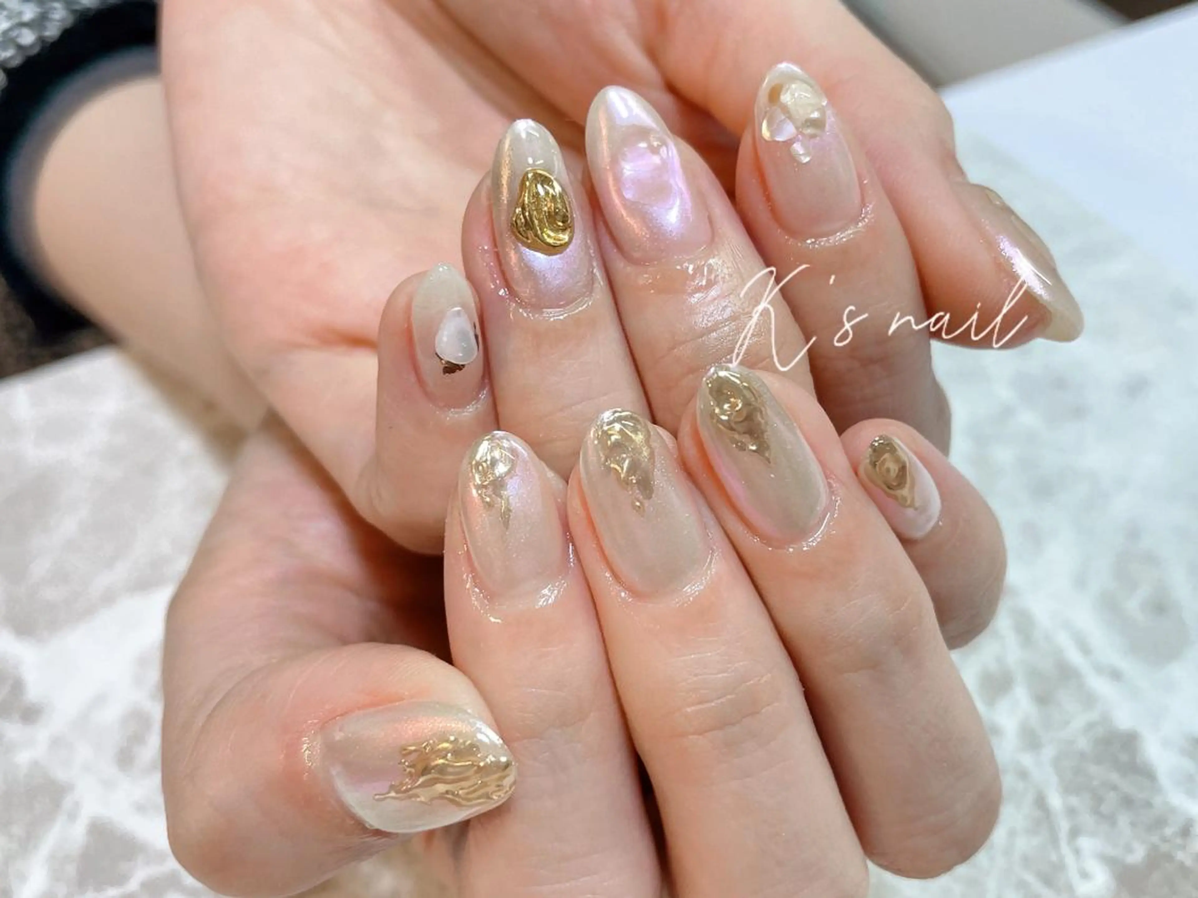 ネイル ミラーネイル ニュアンスネイル ホワイト ハンドネイル K's nail kotoeのネイルデザイン