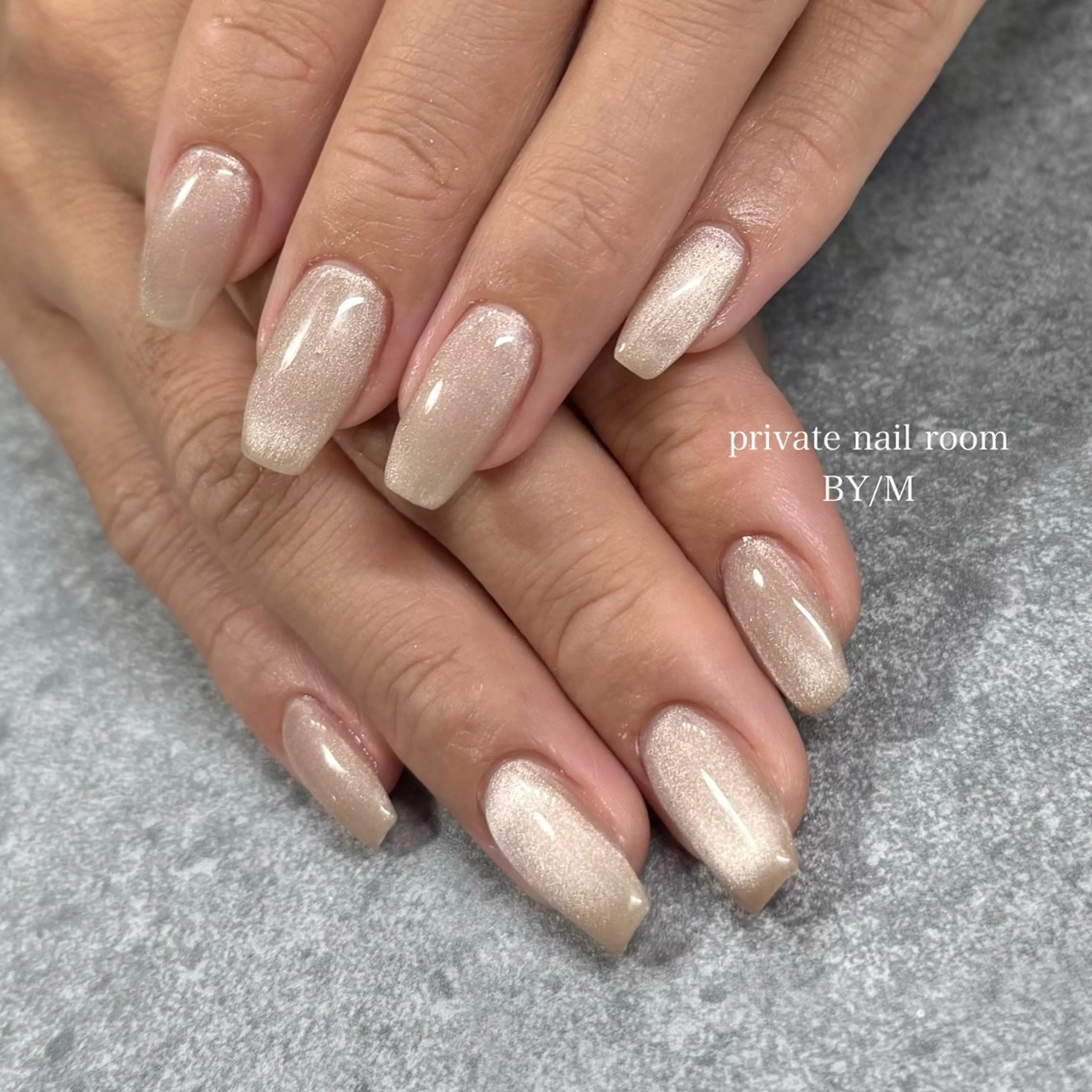 ネイル 氷ネイル・うるうるネイル マグネットネイル マグネットワンカラー ワンカラーネイル ハンドネイル BY / Mのネイルデザイン