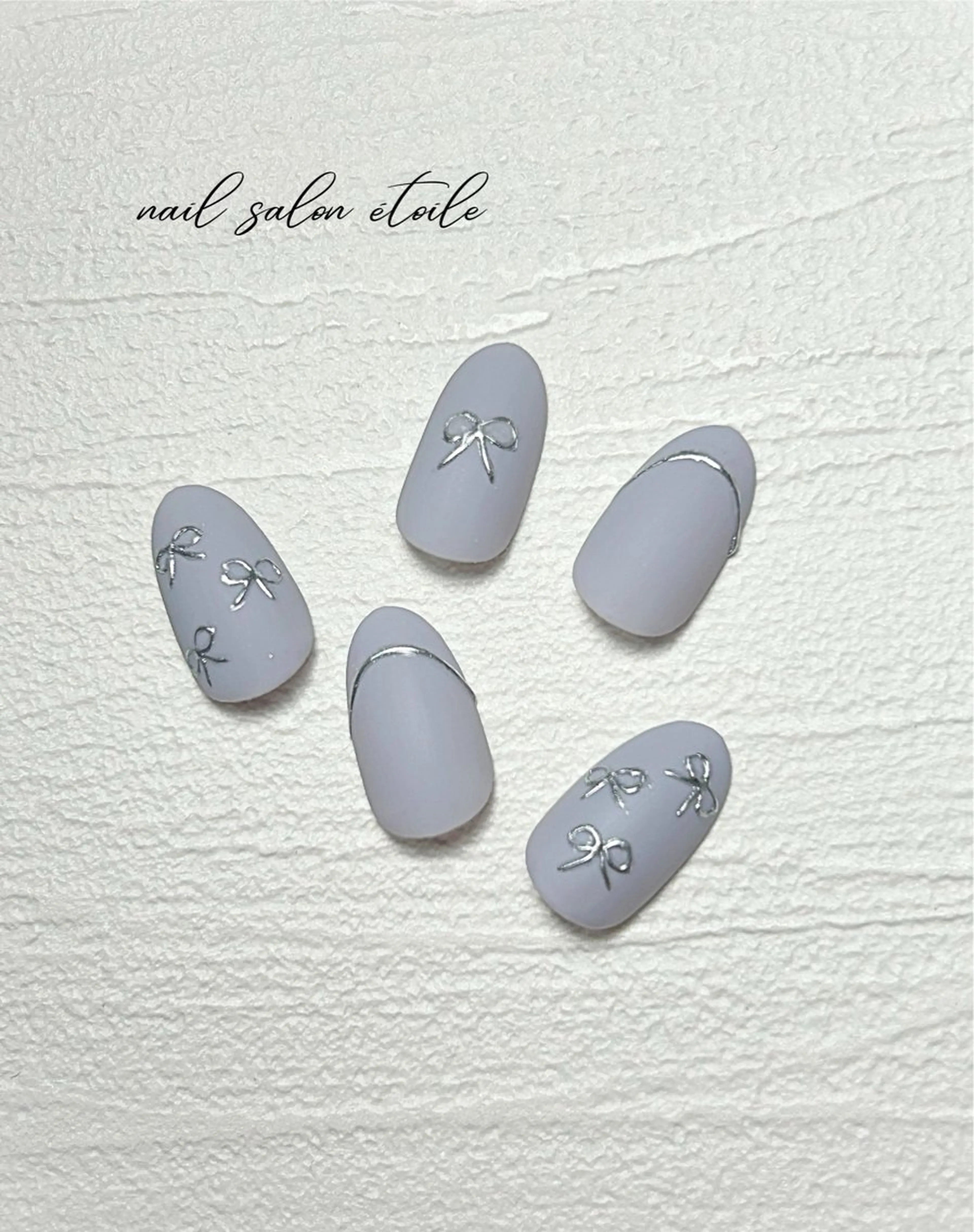 ネイル フレンチネイル マットネイル リボン シルバー ネイルチップ ハンドネイル nail salon étoileのネイルデザイン