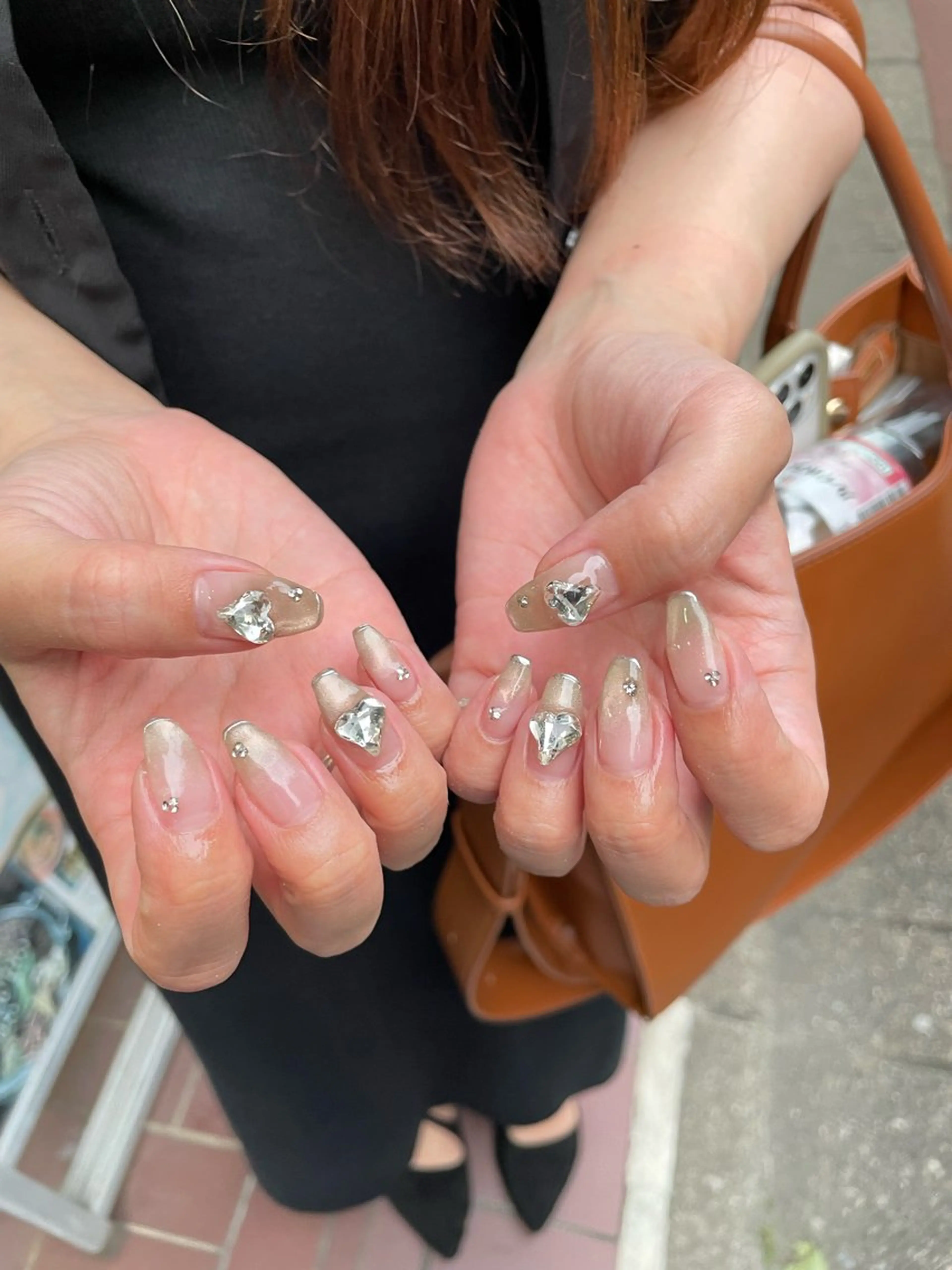 ネイル R'well所属・はばすみれ🎀ﾈｲﾙ 光ﾌｪｲｼｬﾙ ﾍｱのネイルデザイン