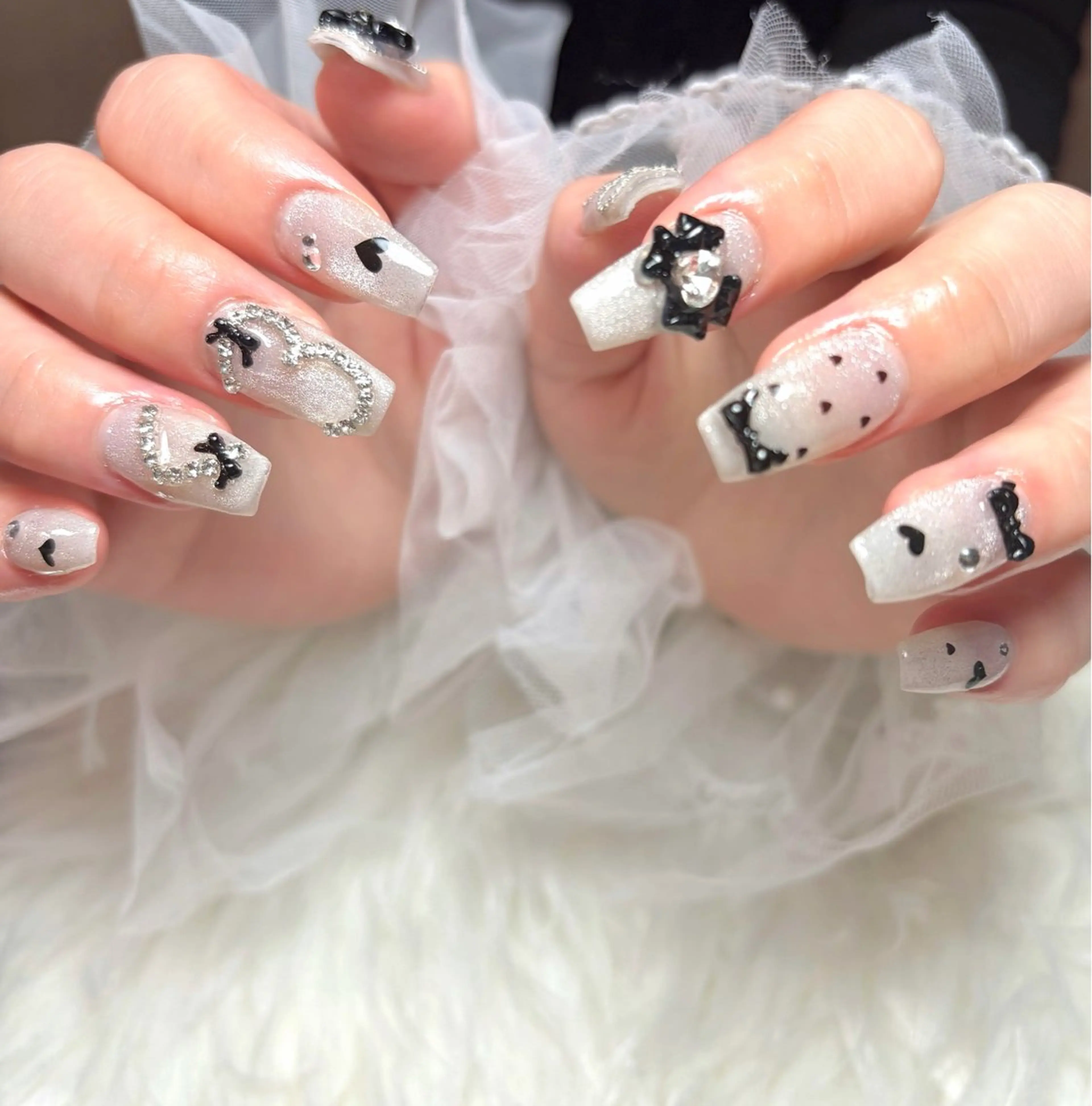 ネイル 長さ出し ハート マグネットネイル リボン ハンドネイル nail untitled🌷のネイルデザイン