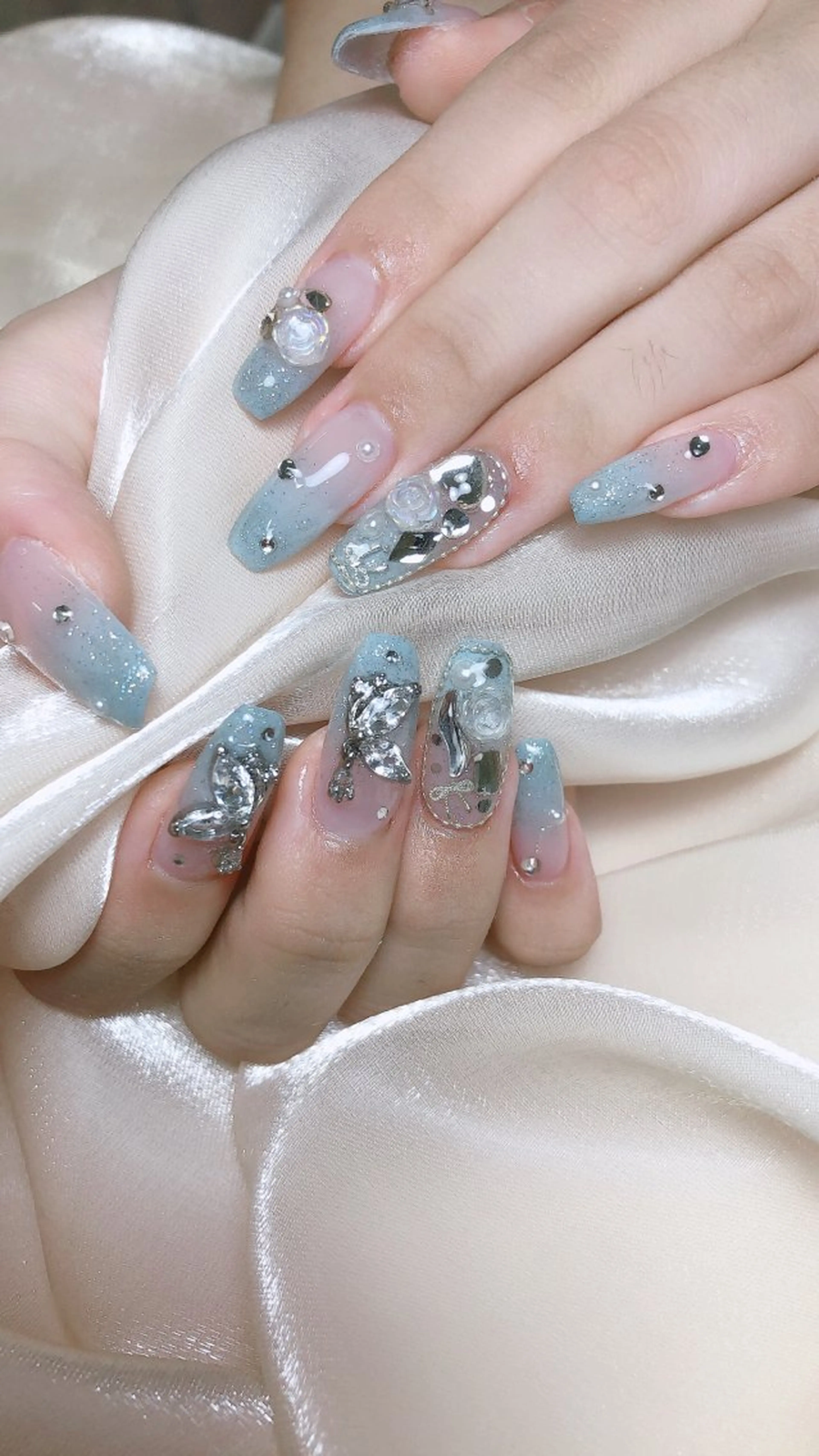 ネイル ハンドネイル LR.ONE ヨウのネイルデザイン