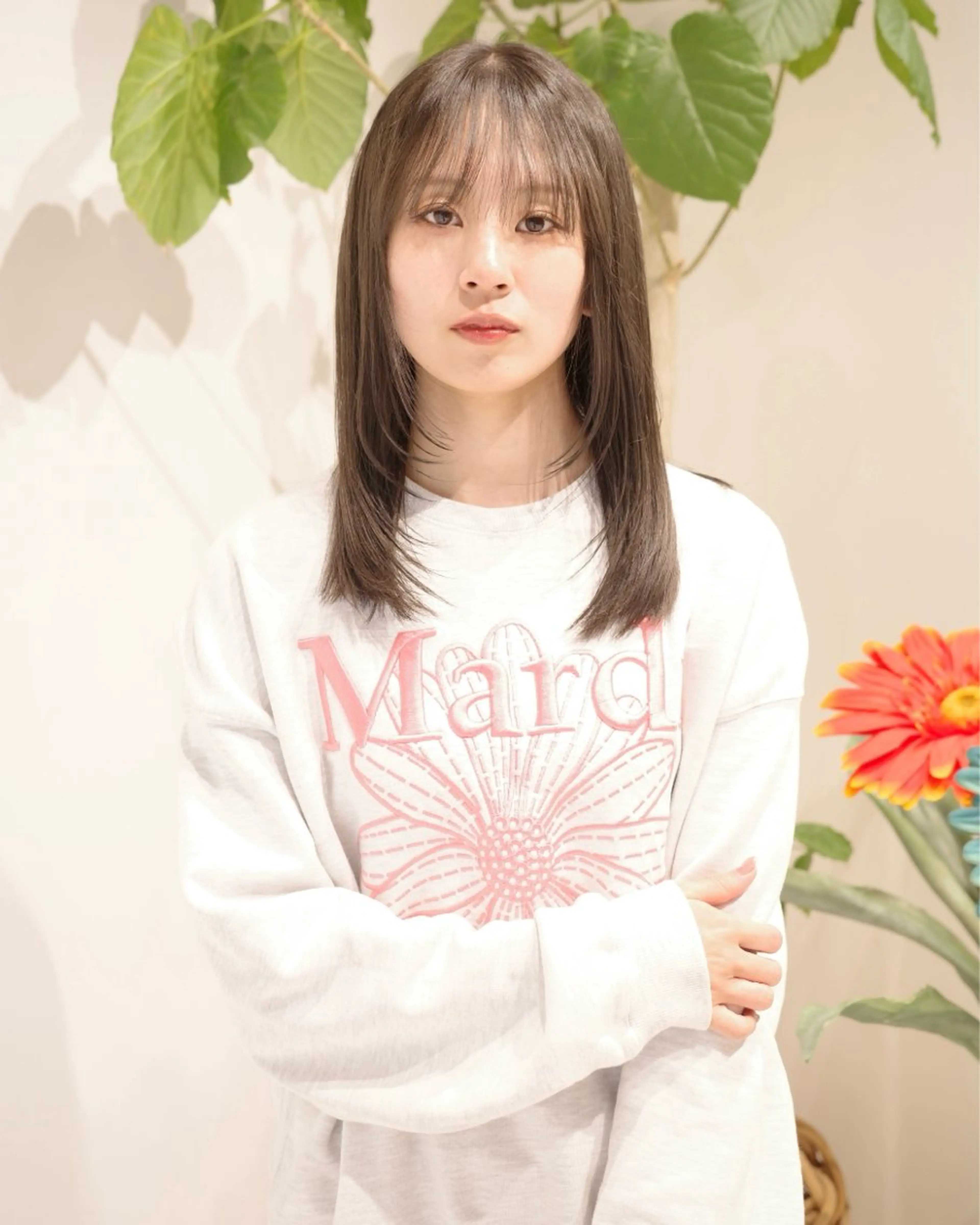 セミロング カラー グレージュ ハイトーンカラー トリートメント ヘアカラー (h)wim kikoのヘアスタイル