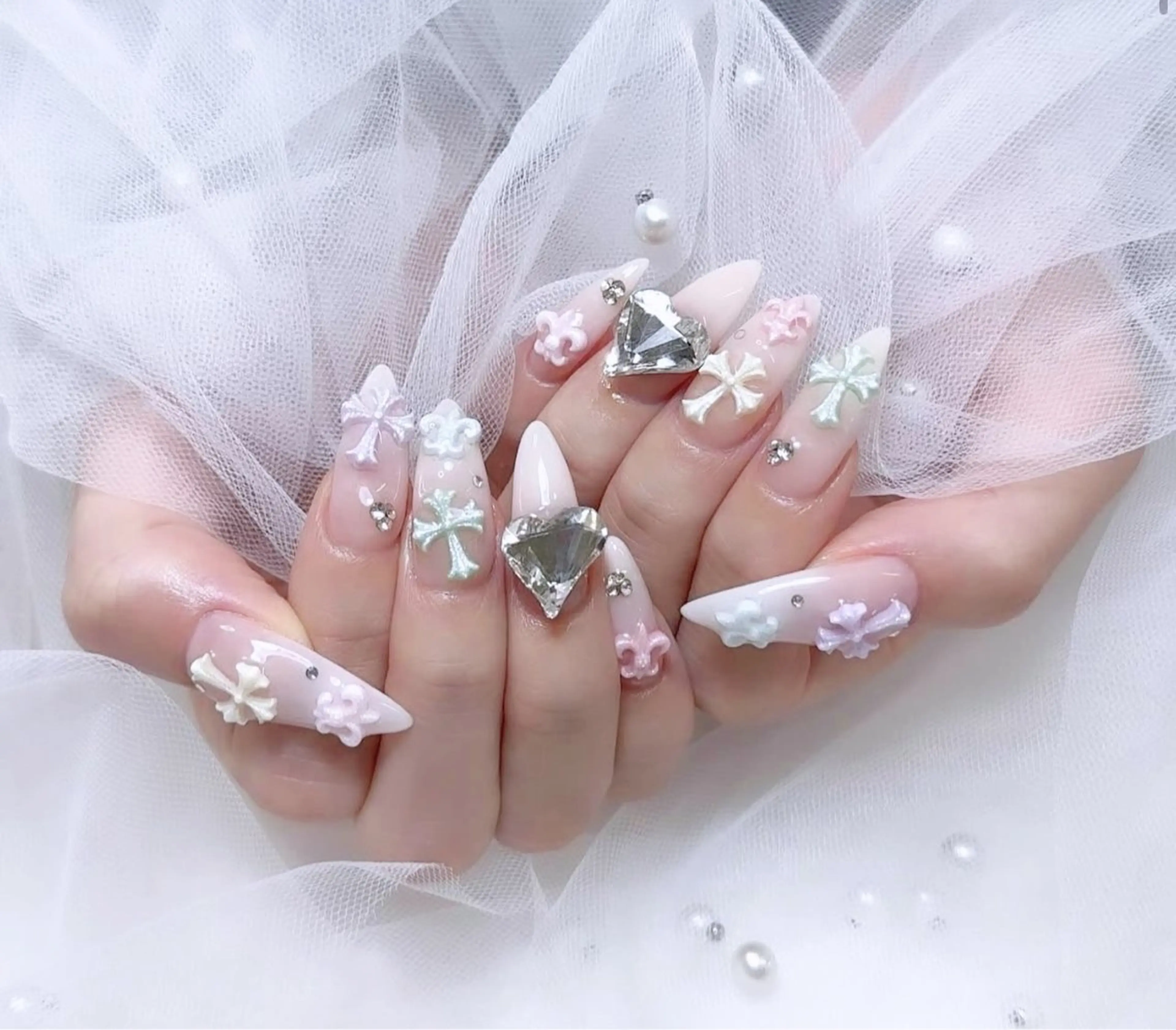 ネイル アートネイル オーロラネイル フラッシュネイル フットネイル フレンチネイル ハンドネイル ╹◡╹Mimoミモ Eye&Nailのマツエク・マツパデザイン