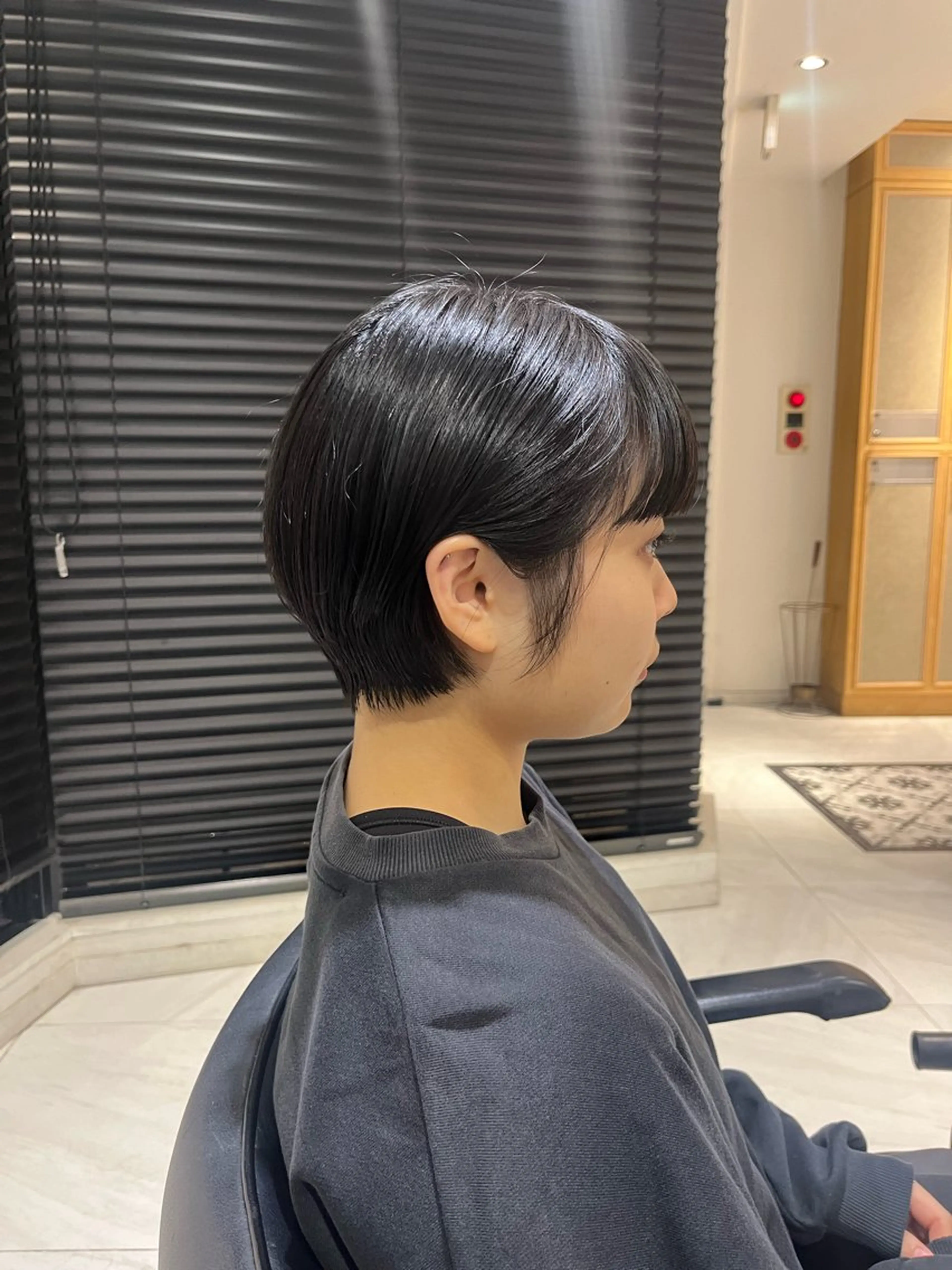 ショート ナミ🩶暗髪/暖色 ❤️/透明感/縮毛のヘアスタイル