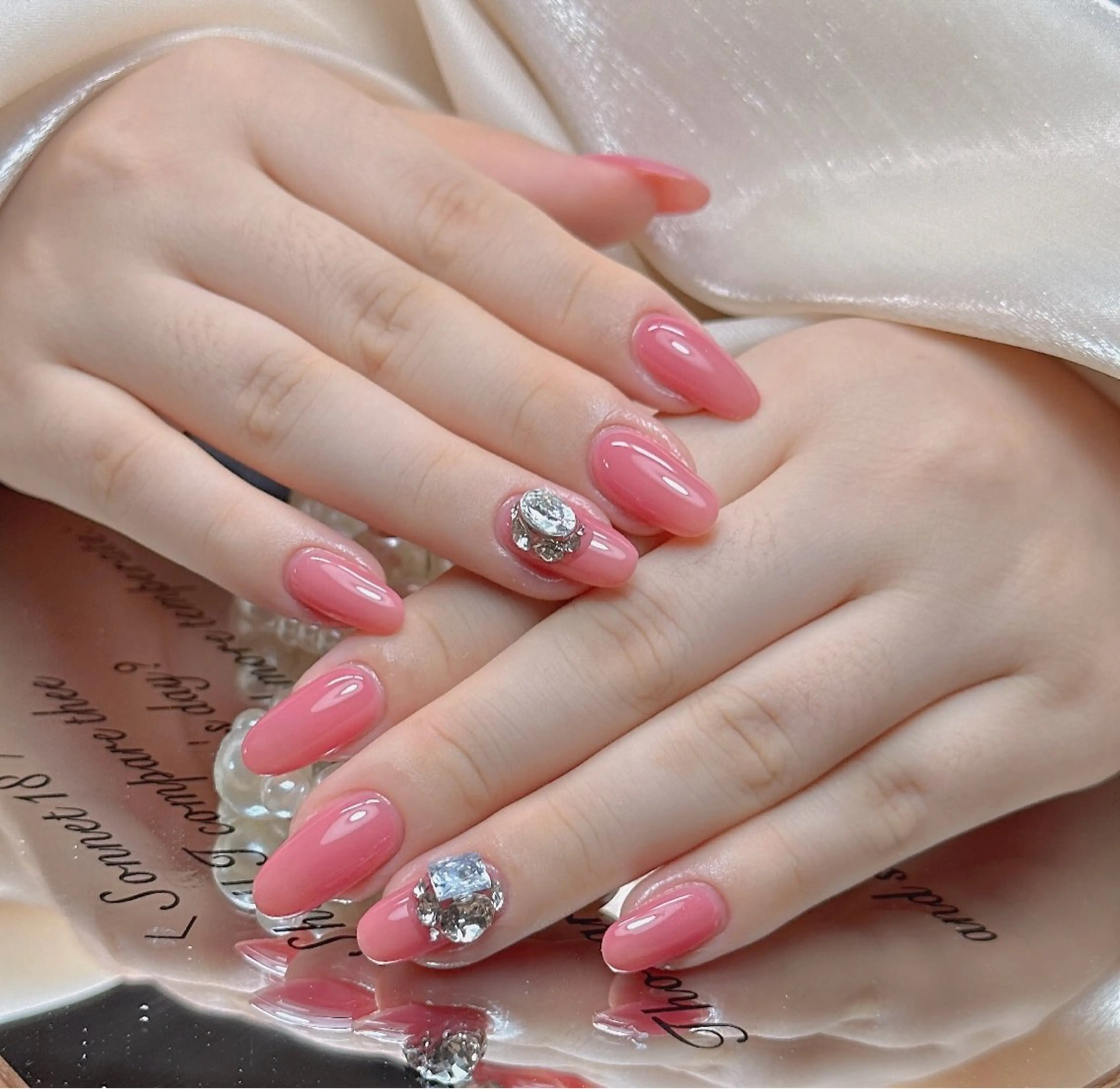 ネイル オーロラネイル べっ甲ネイル チークネイル 成人式 長さ出し ハンドネイル ハンドケア For you. Nail Salonのネイルデザイン