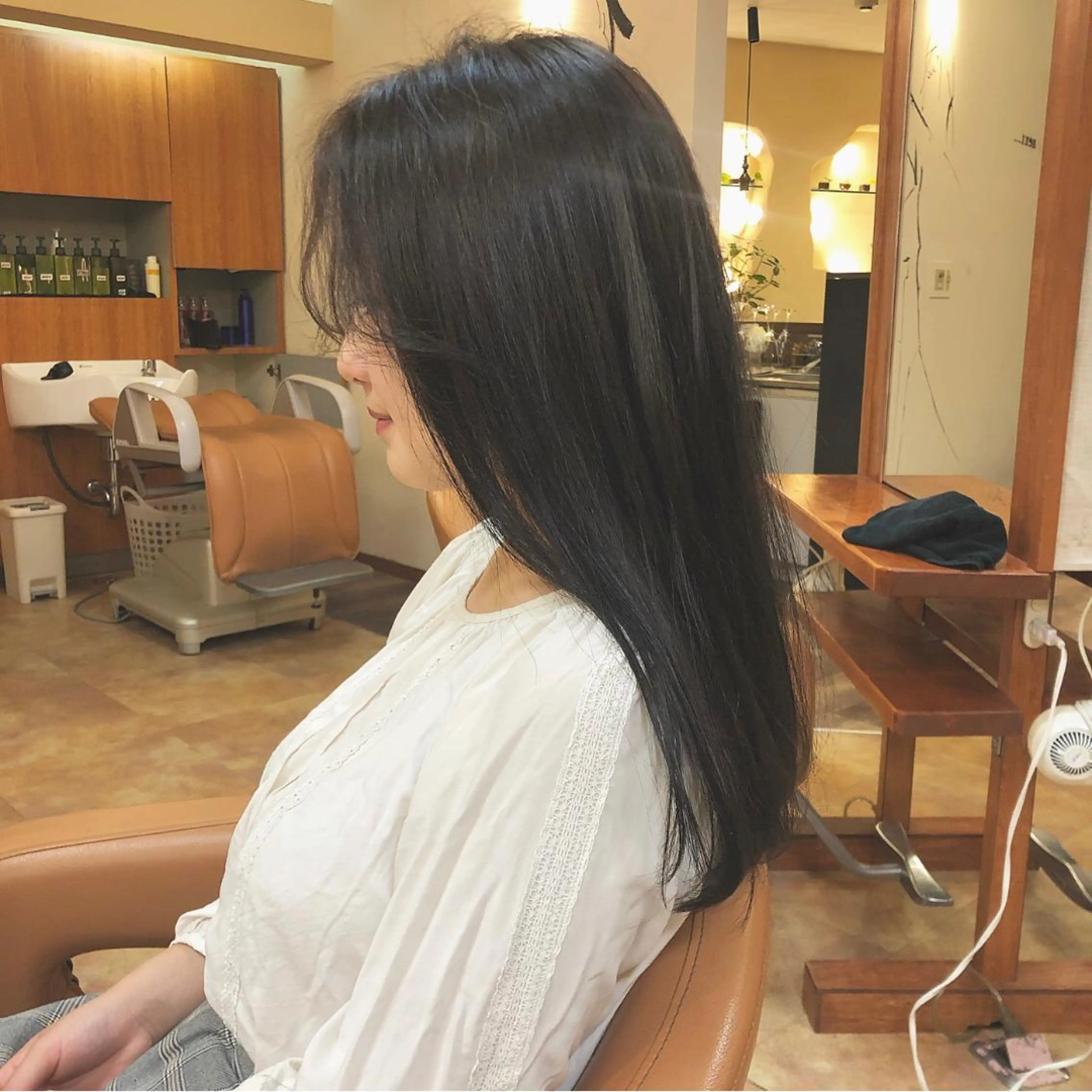 ロング カラー グレージュ パープルカラー パープルグレージュ モリオフロムロンドン池袋店所属・冨永 さやかのヘアスタイル