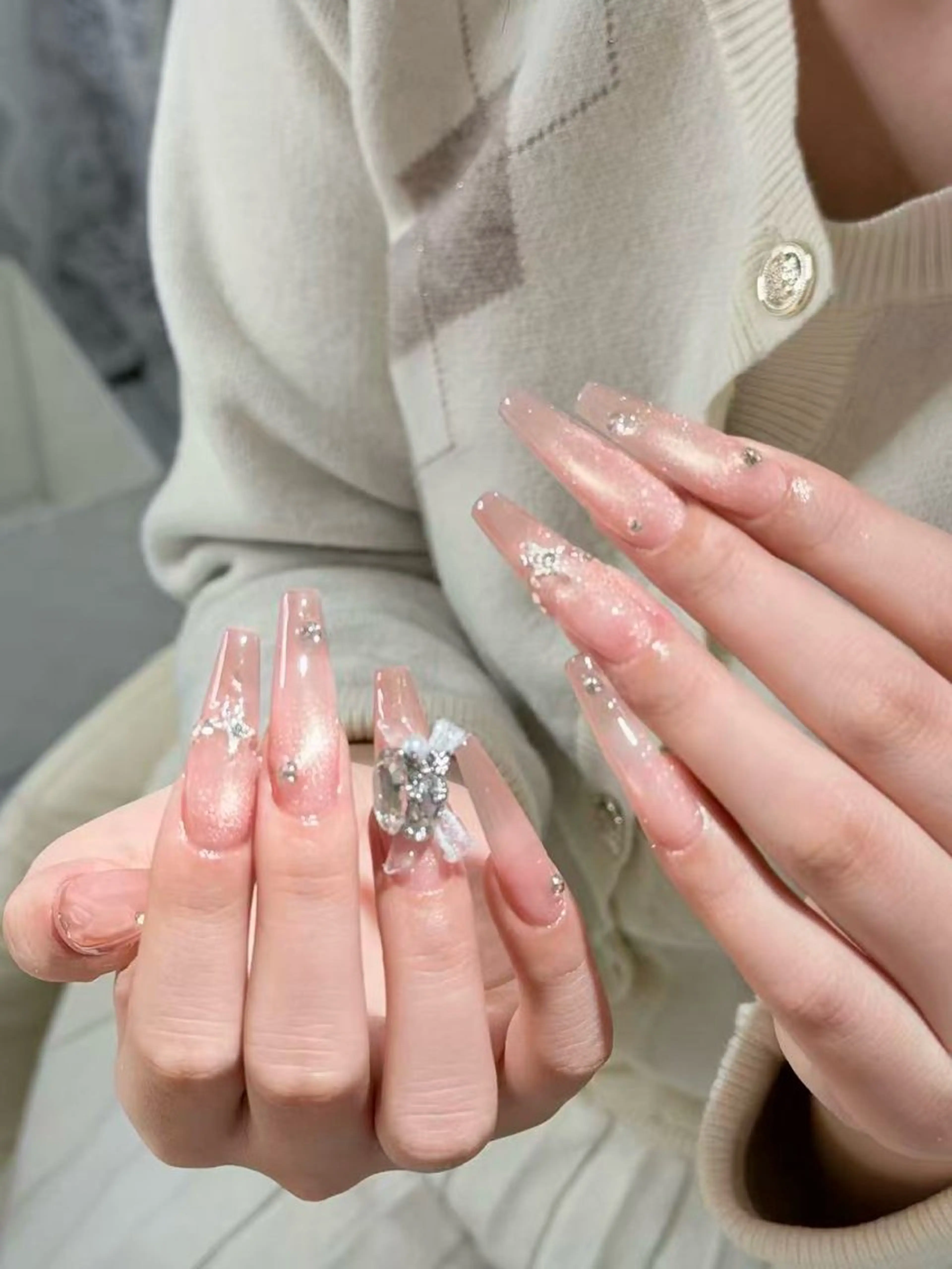 ネイル チークネイル 長さ出し フレンチネイル ガーリー 韓国ネイル ハンドネイル ハンドケア Sun Nail 池袋のエステ・リラクイメージ