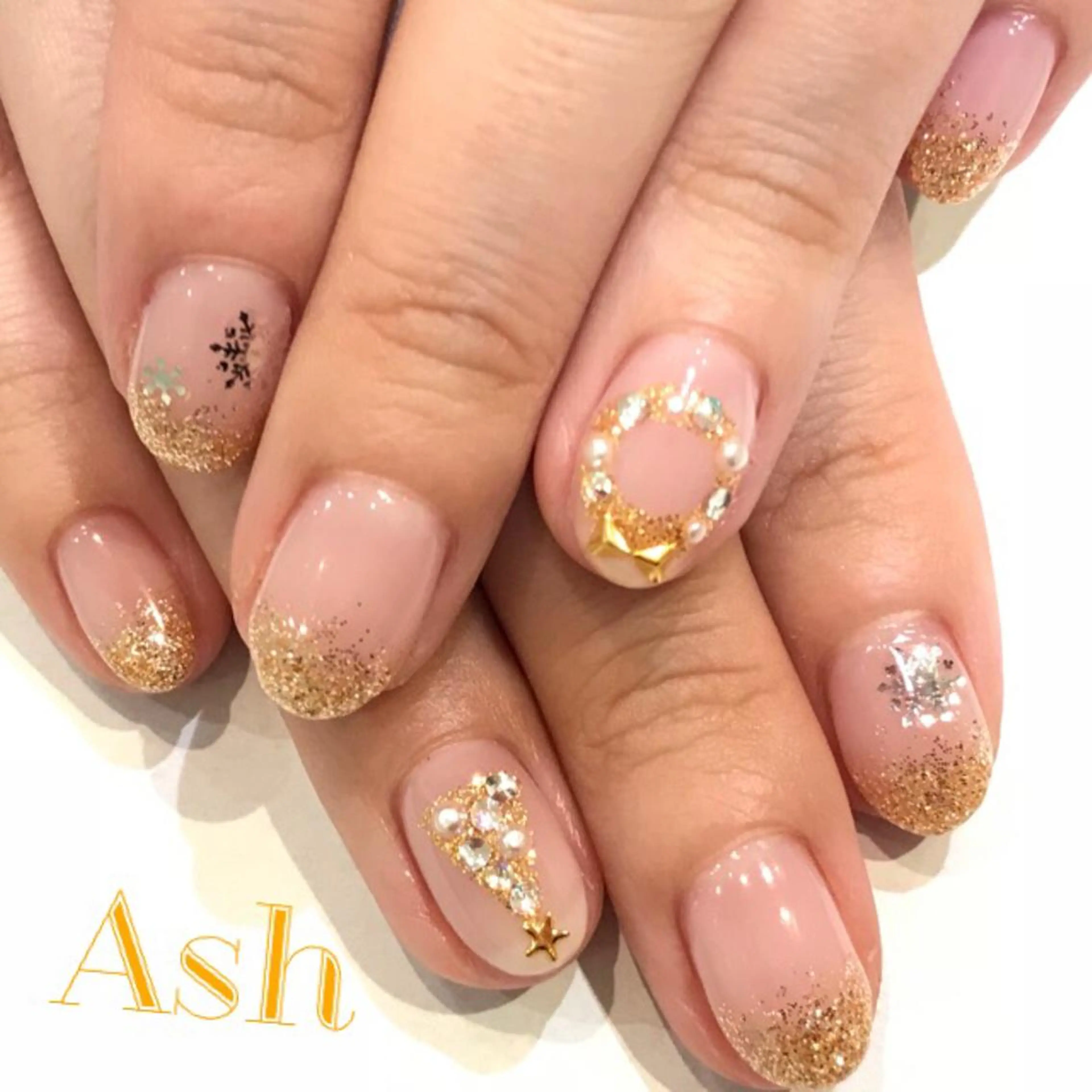 ネイル グラデーション ラメ(グリッター) ラメグラデーション 🩵NORIKO 上品ネイルが得意🩵のネイルデザイン