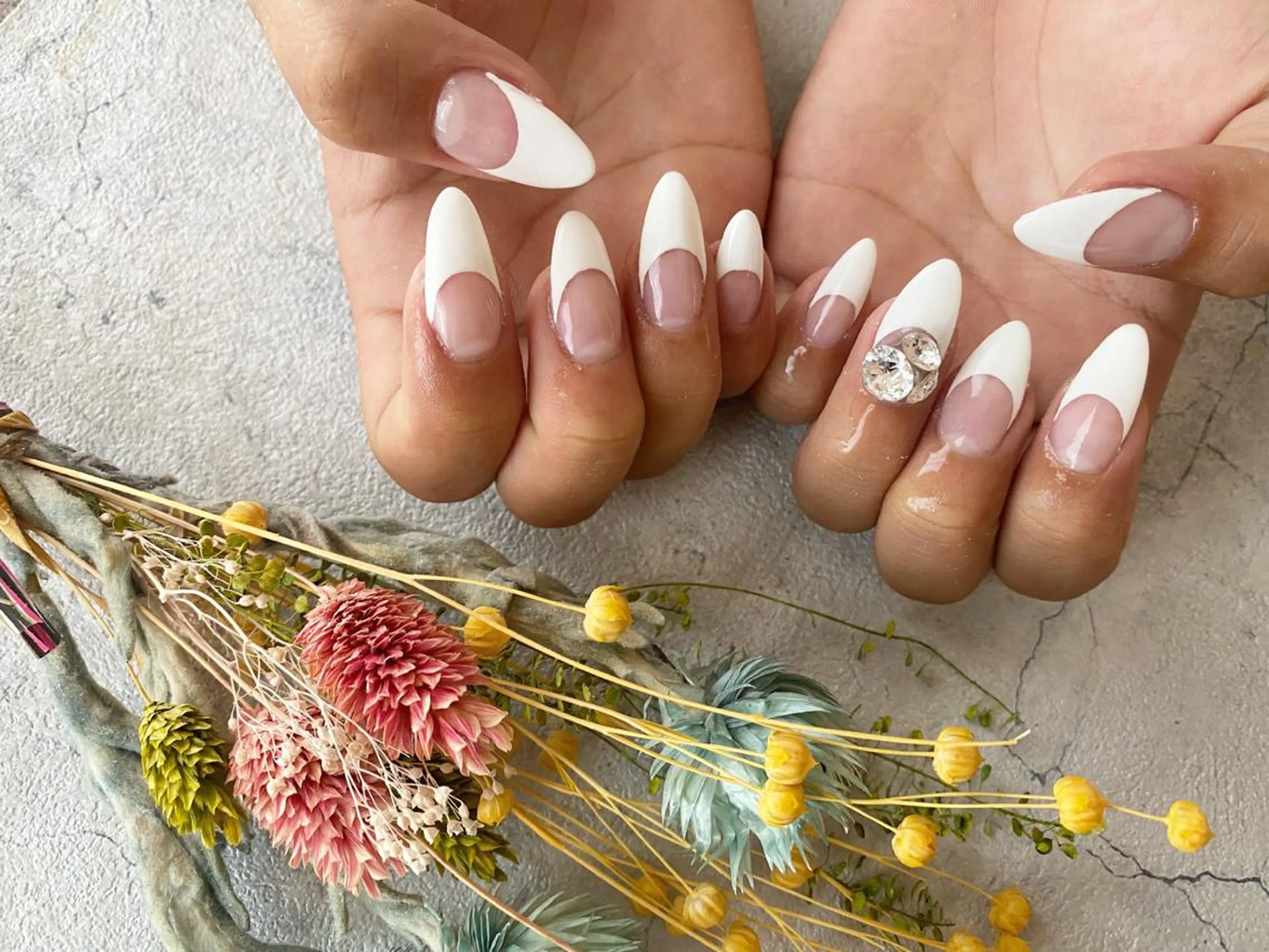 ネイル フレンチネイル ハンドネイル ëmma nail_ by chulaのネイルデザイン