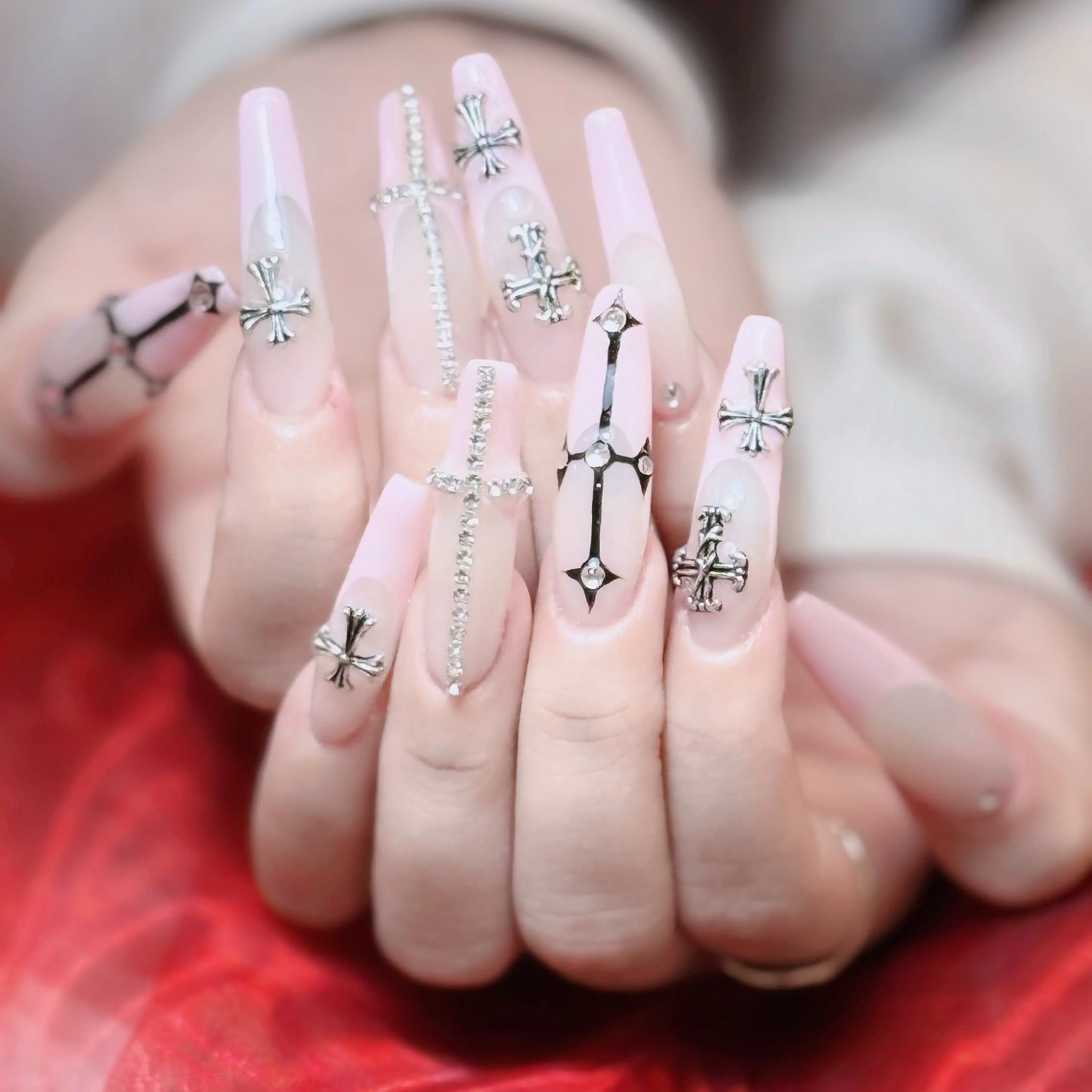 ロングネイル3XLサイズ➕ロング十字架➕ネイルチップ長さ出し10本＋アートやり・パーツつけ放題の写真