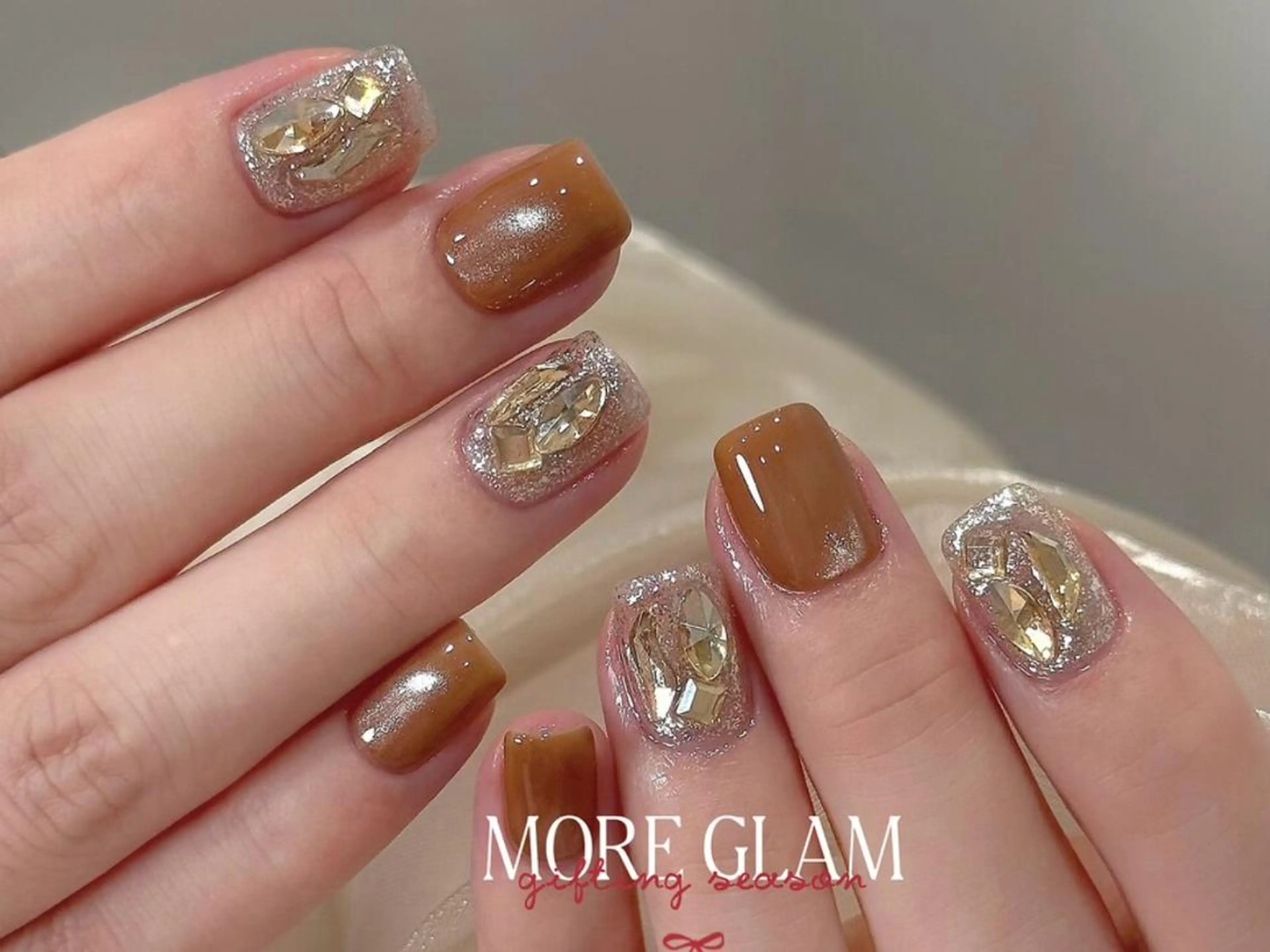 ネイル 長さ出し フットネイル フレンチネイル ジェルネイル ガラスフレンチ MoreGlam Nailsのネイルデザイン