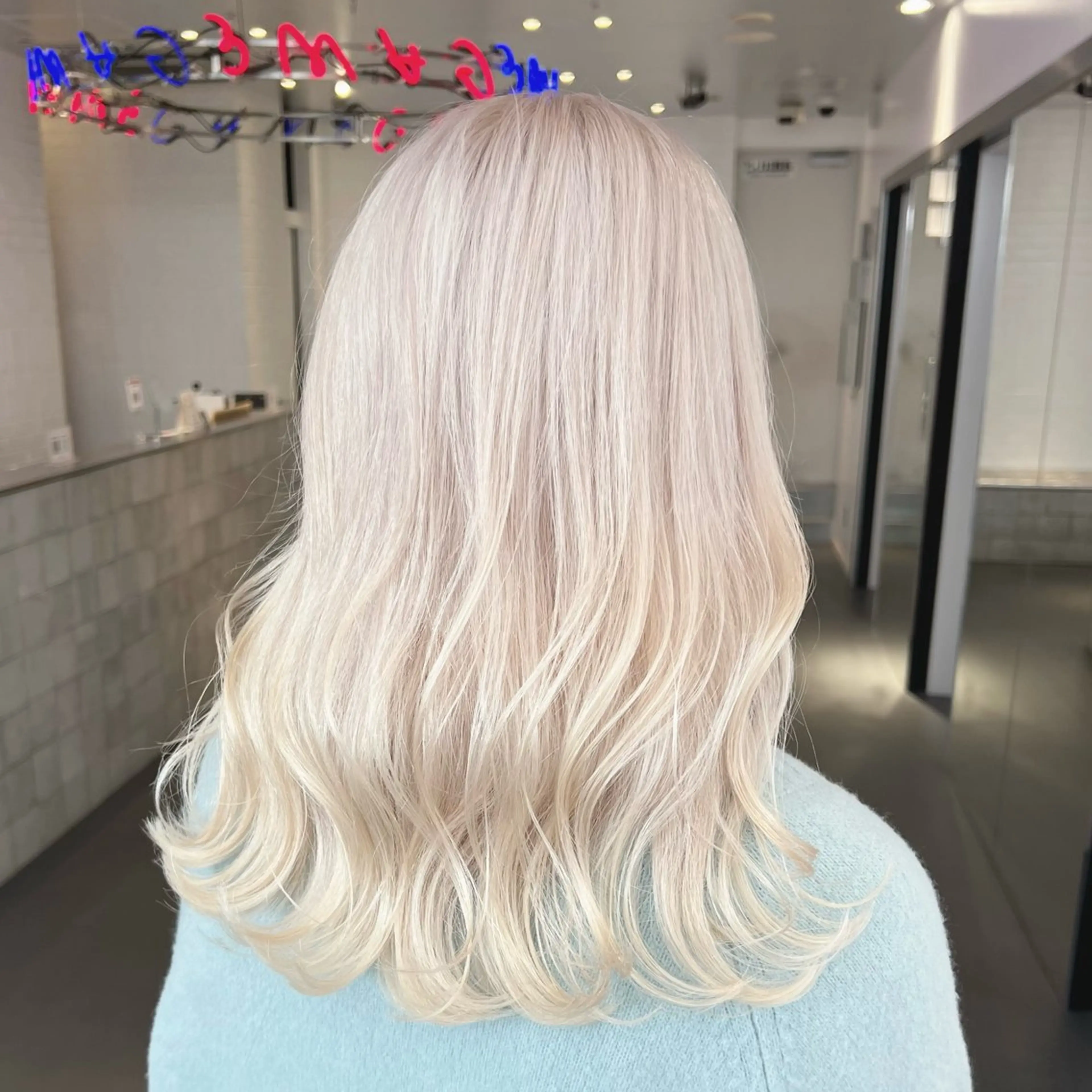 セミロング ヘアカラー トリートメント ☪ ‎ハイトーン信者 ☪️yumeka🪩のヘアスタイル