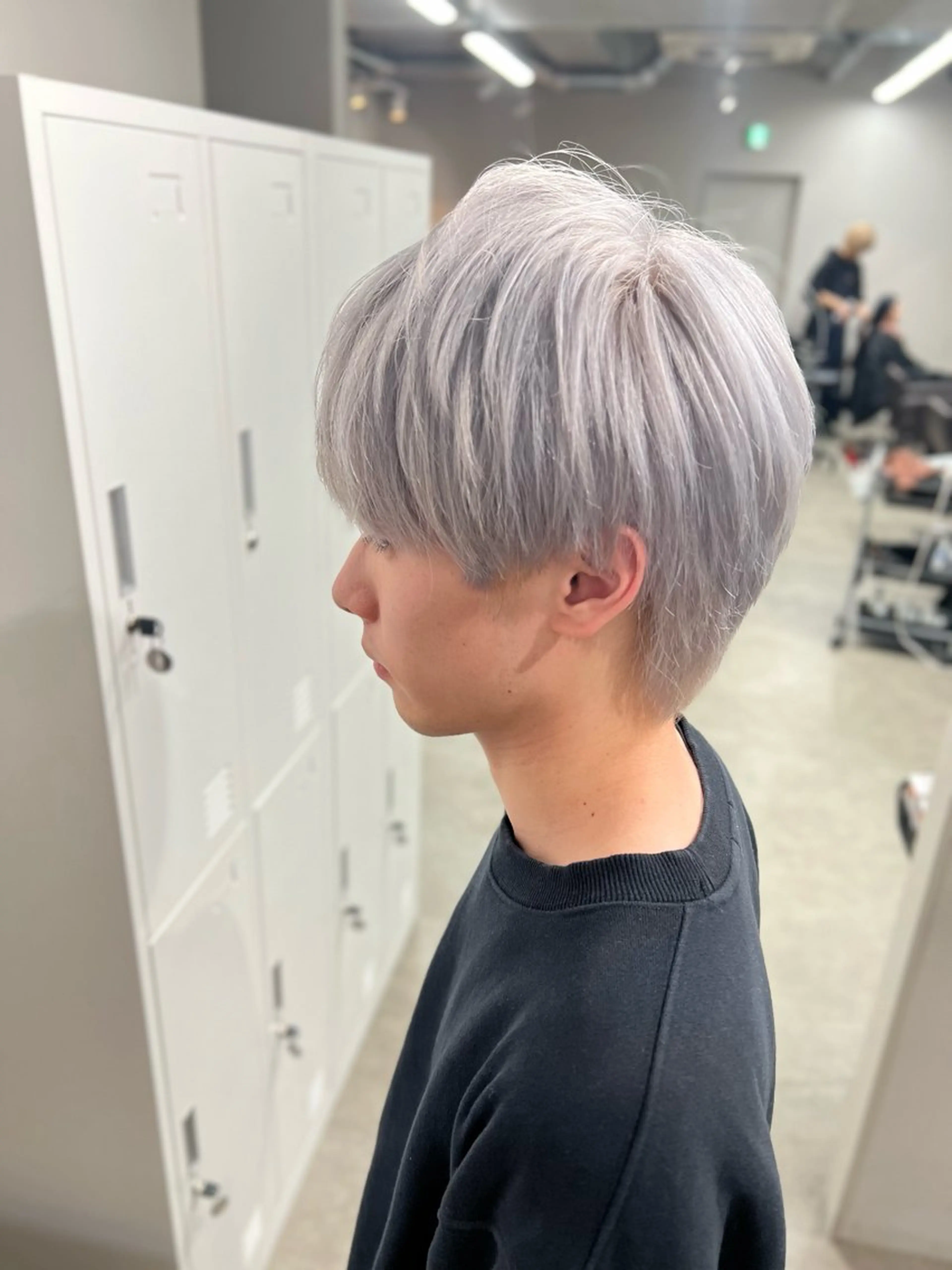 カラー メンズ メンズブリーチ メンズ韓国風 メンズウルフカット ベージュカラー ブリーチ カット ヘアカラー トリートメント ブリーチ/髪質改善/ レイヤー/YUTO‎のヘアスタイル