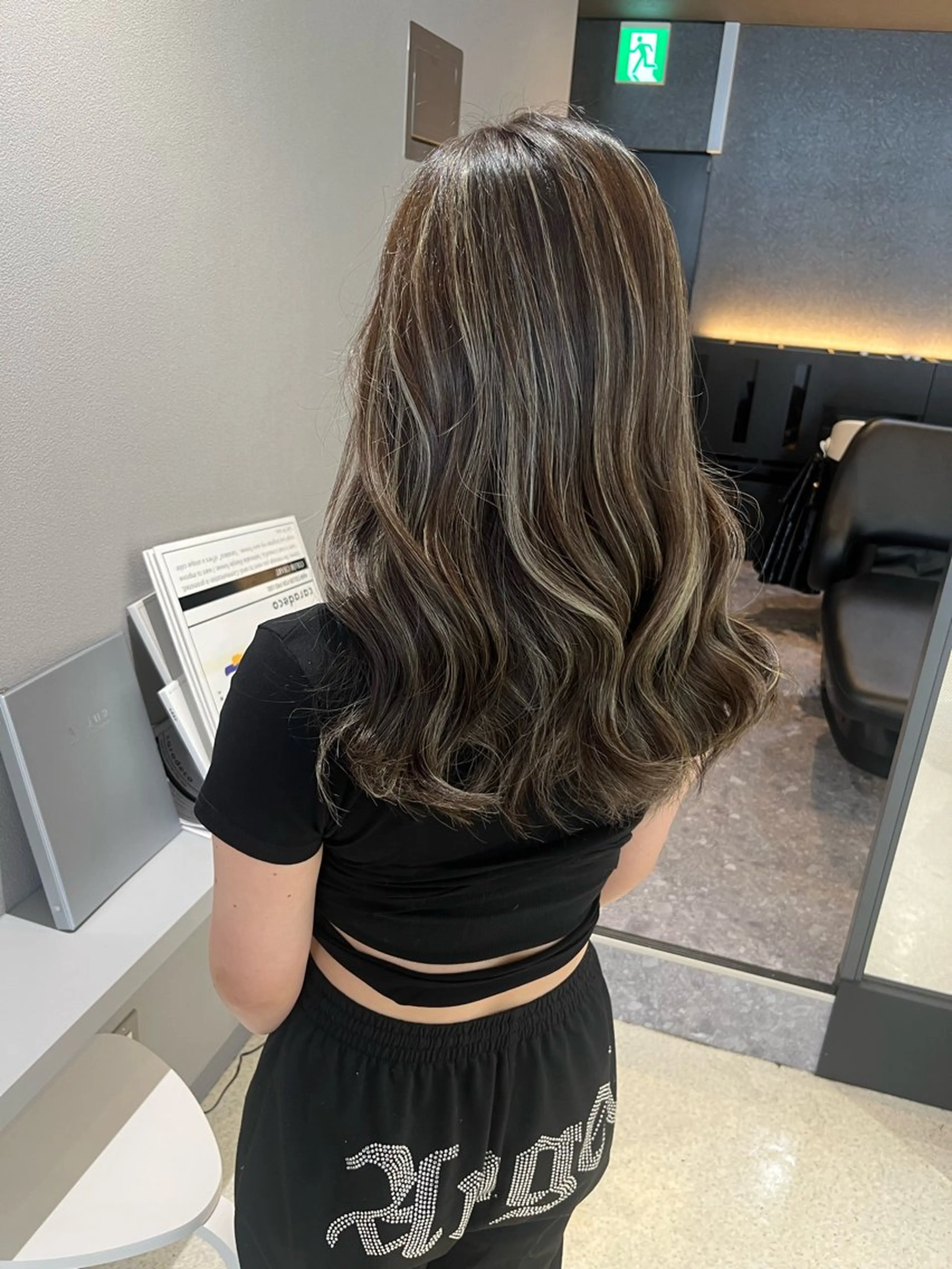 ロング カラー ハイライトカラー ハイライト KANA🎀韓国 🇰🇷ハイライトのヘアスタイル