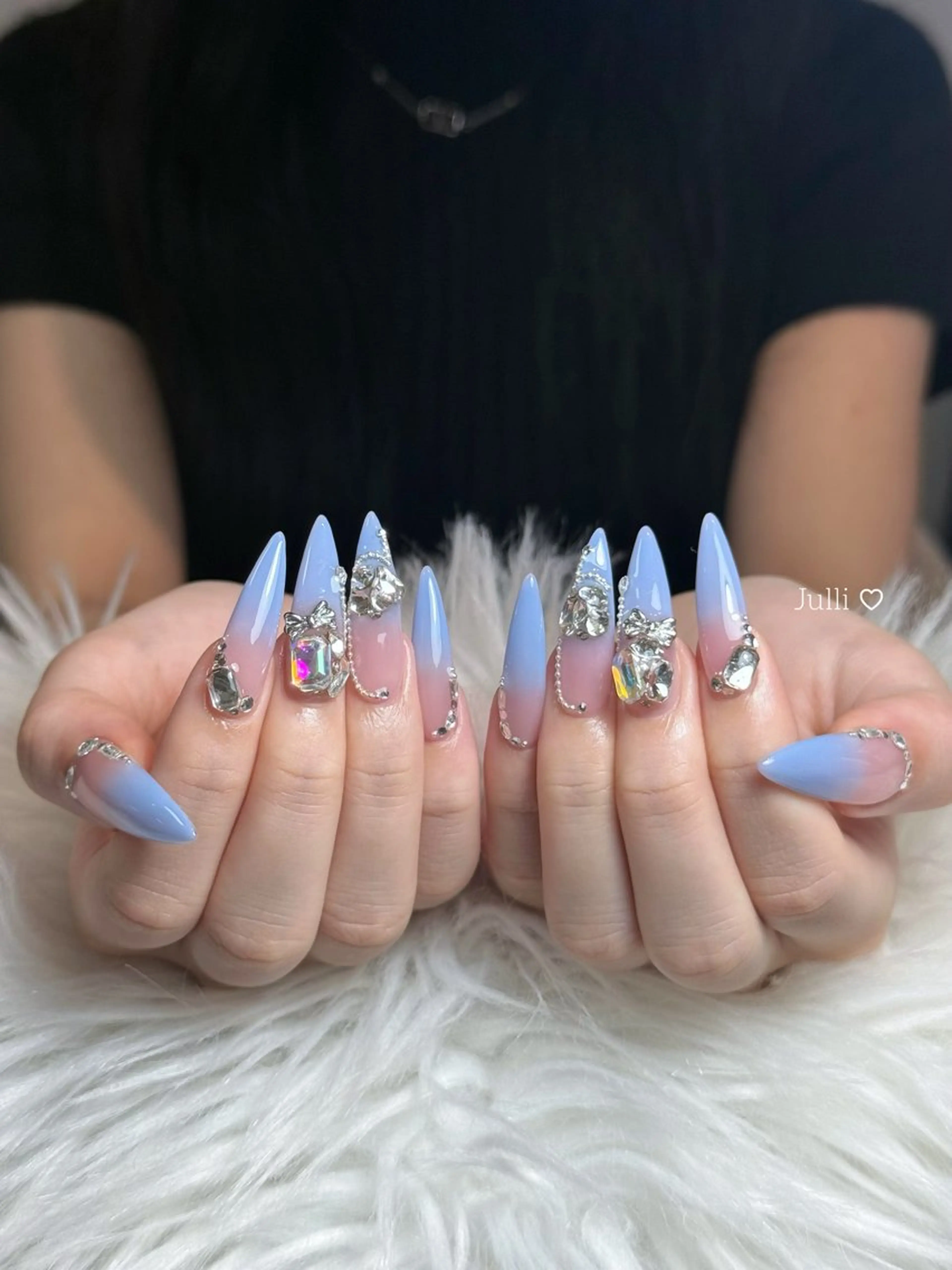 ネイル フレンチネイル ジェルネイル キラキラネイル 韓国ネイル マグネットネイル Julli NailStudioのネイルデザイン